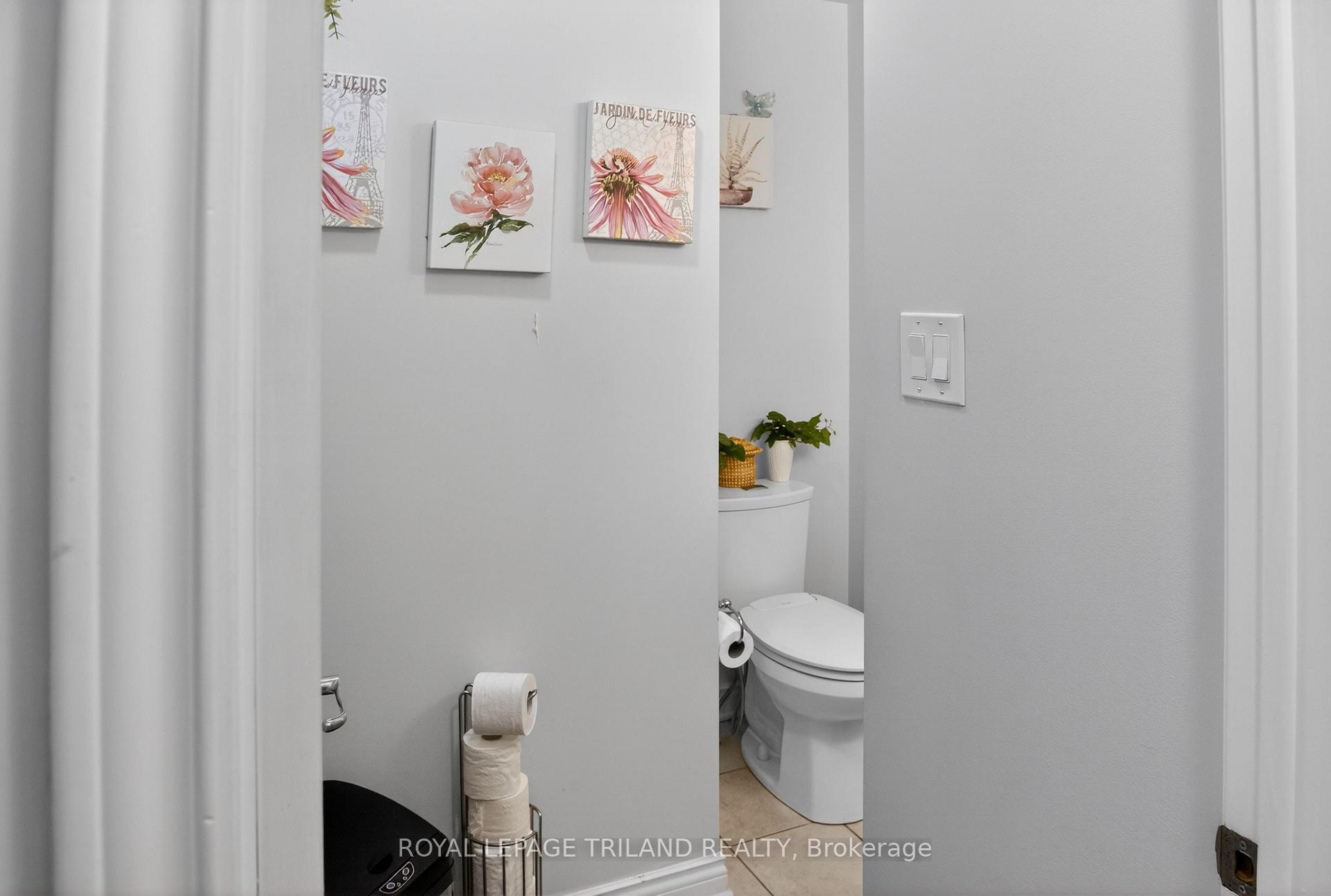 Photo 15 of 112 Clarendon Crescent, London, South P — HOMEH