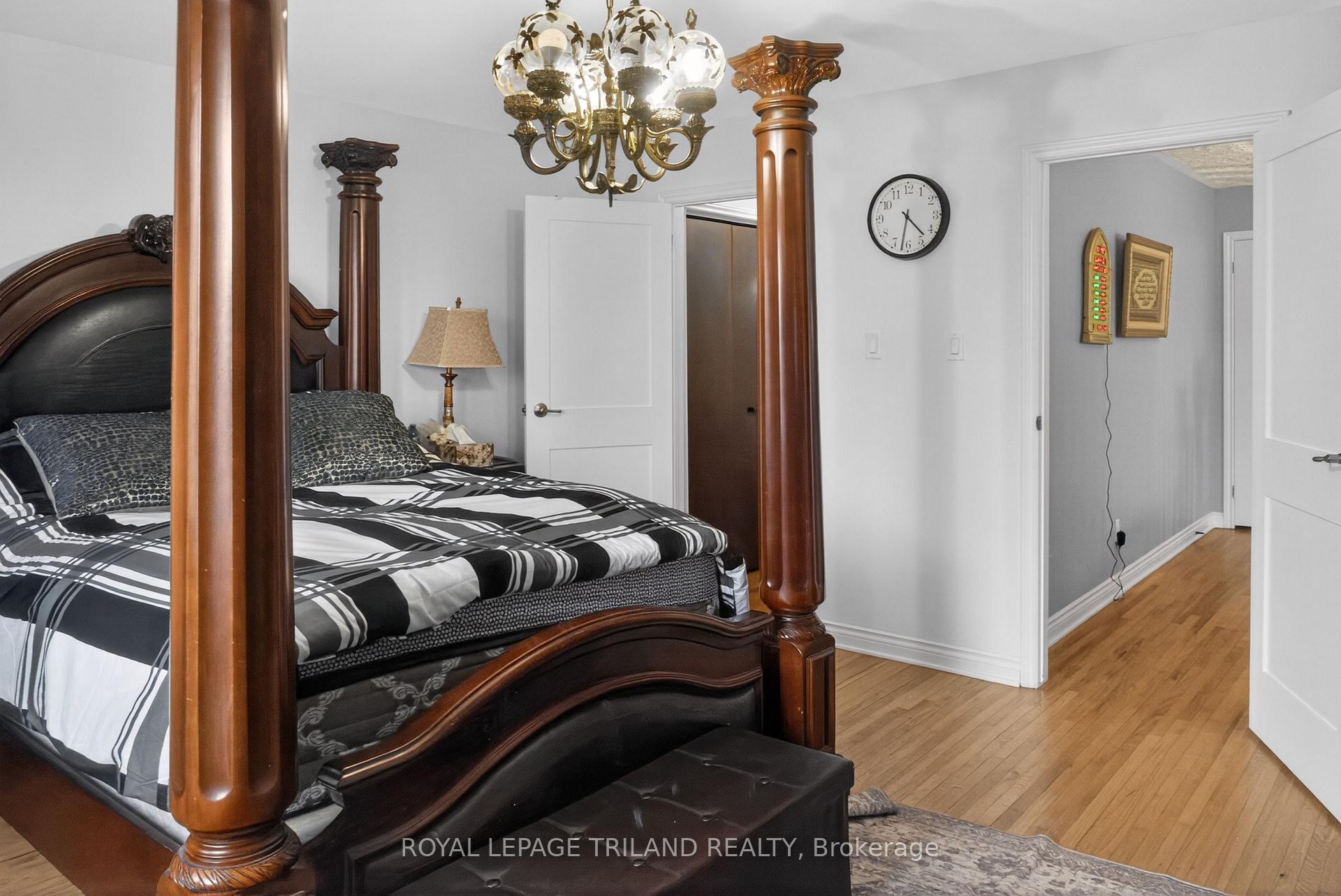 Photo 17 of 112 Clarendon Crescent, London, South P — HOMEH