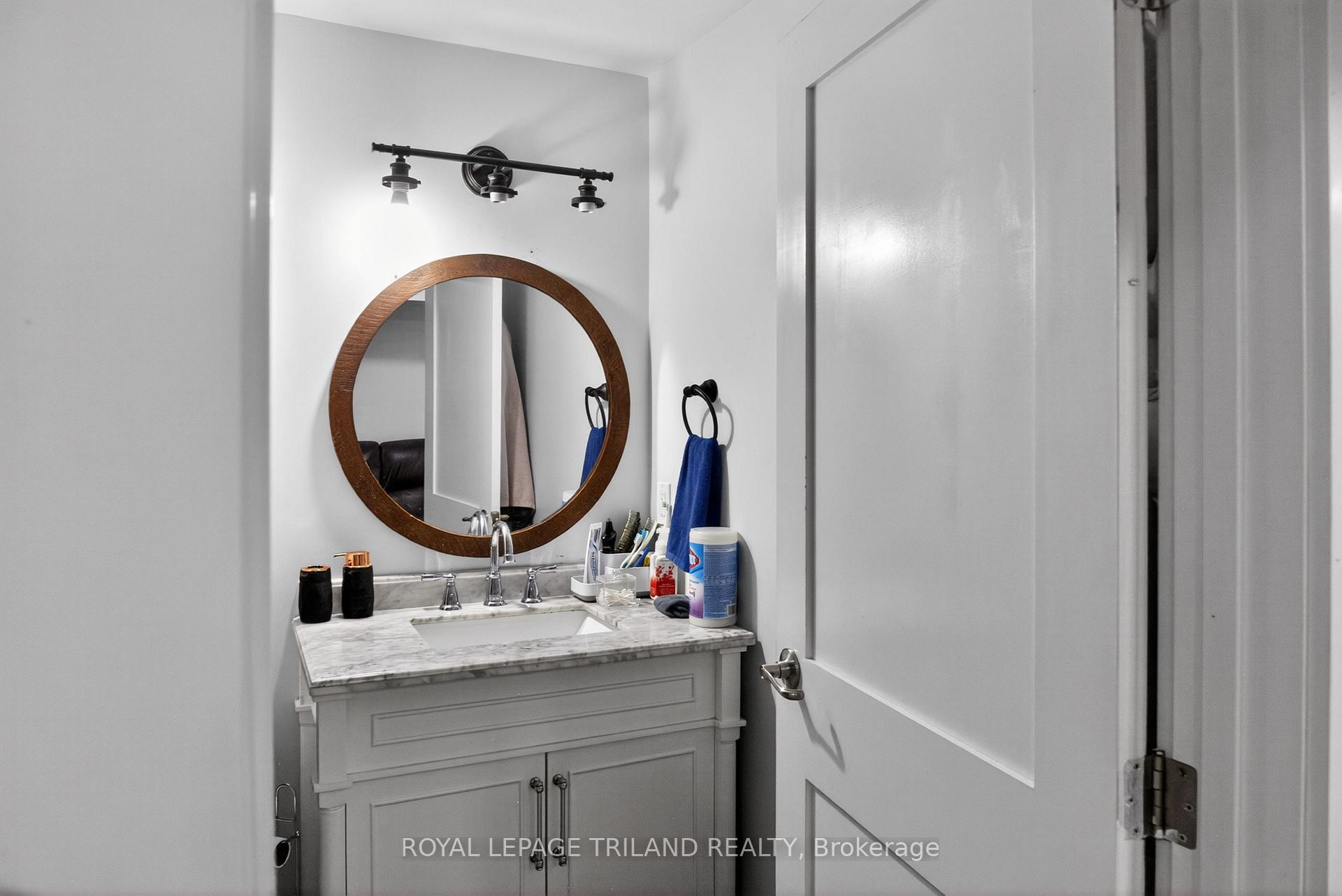 Photo 25 of 112 Clarendon Crescent, London, South P — HOMEH