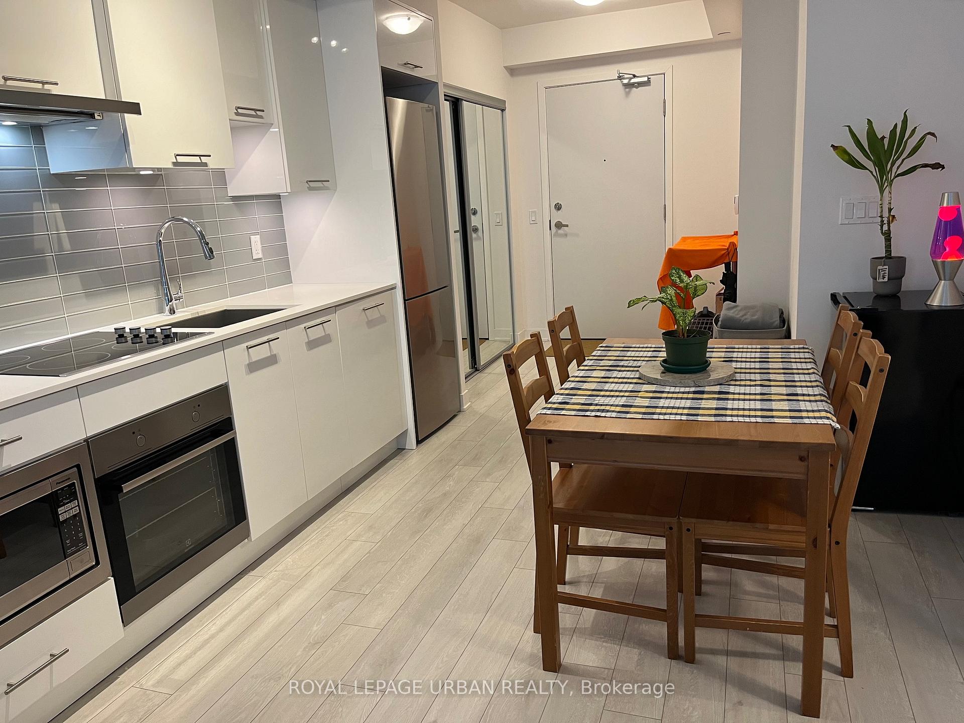Photo 2 of Unit 1007, 99 Broadway Avenue, Toronto, Mount Pleasant West — HOMEH