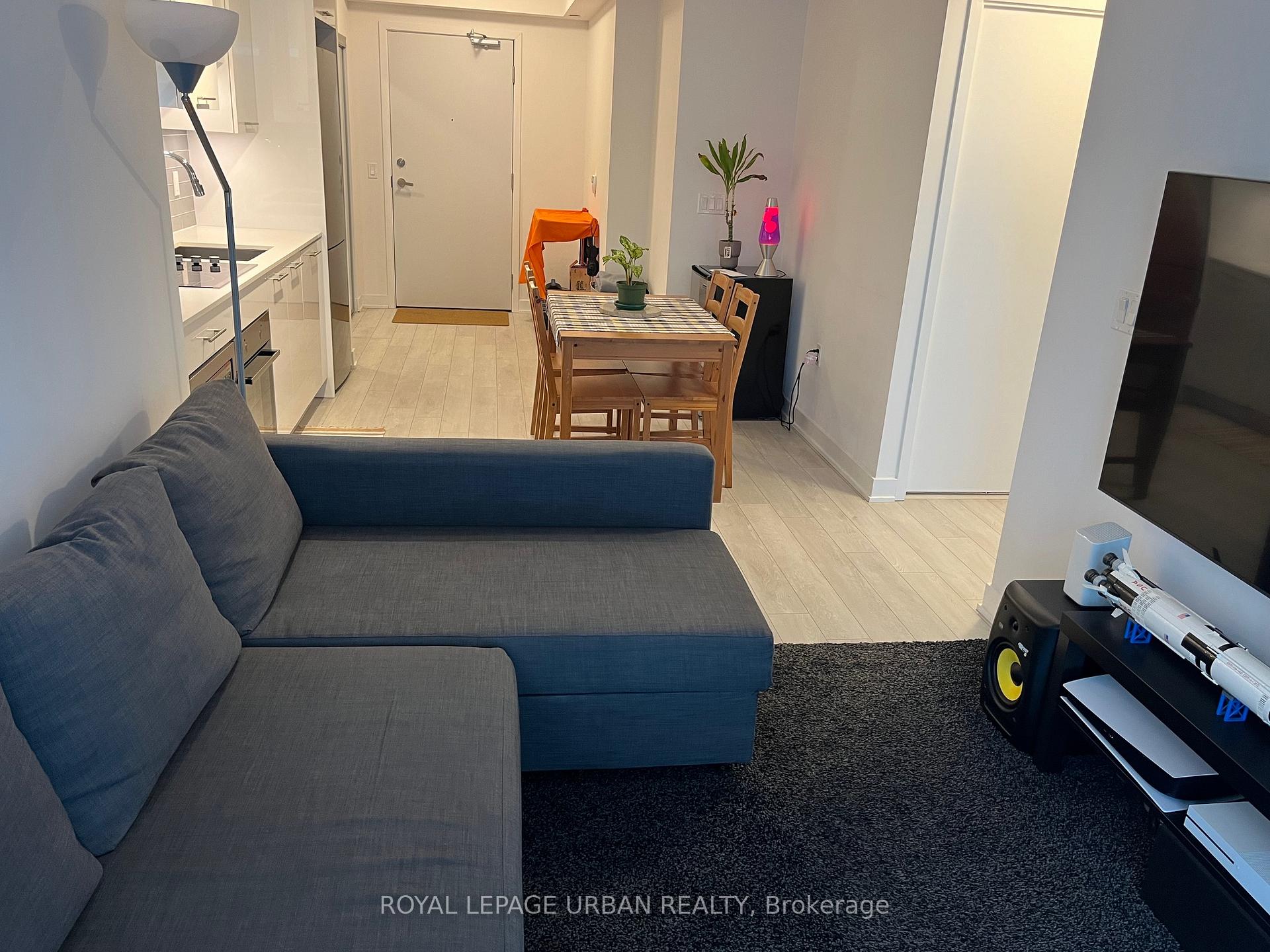 Photo 9 of Unit 1007, 99 Broadway Avenue, Toronto, Mount Pleasant West — HOMEH