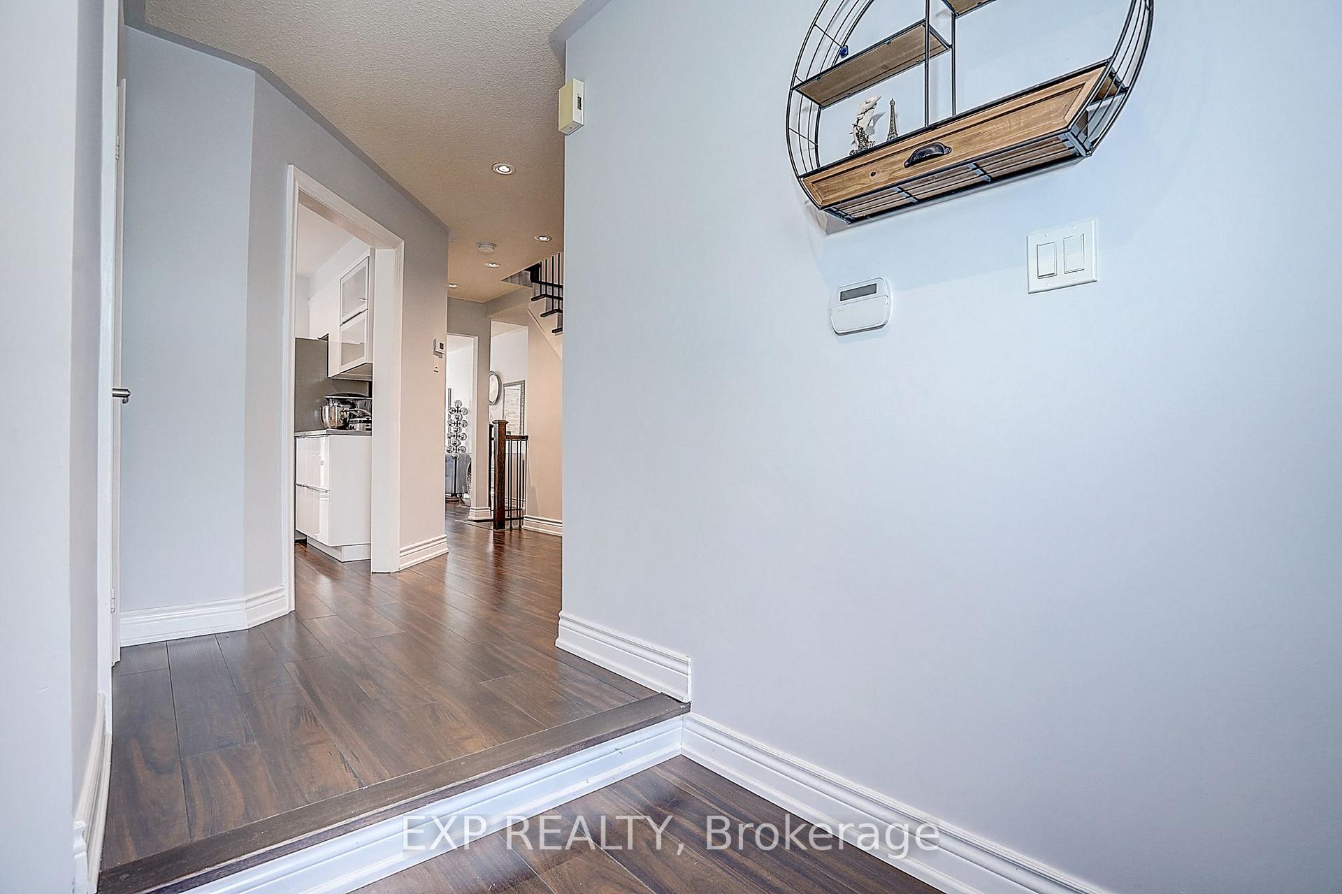 Photo 5 of 626 Walpole Crescent, Newmarket, Stonehaven-Wyndham — HOMEH