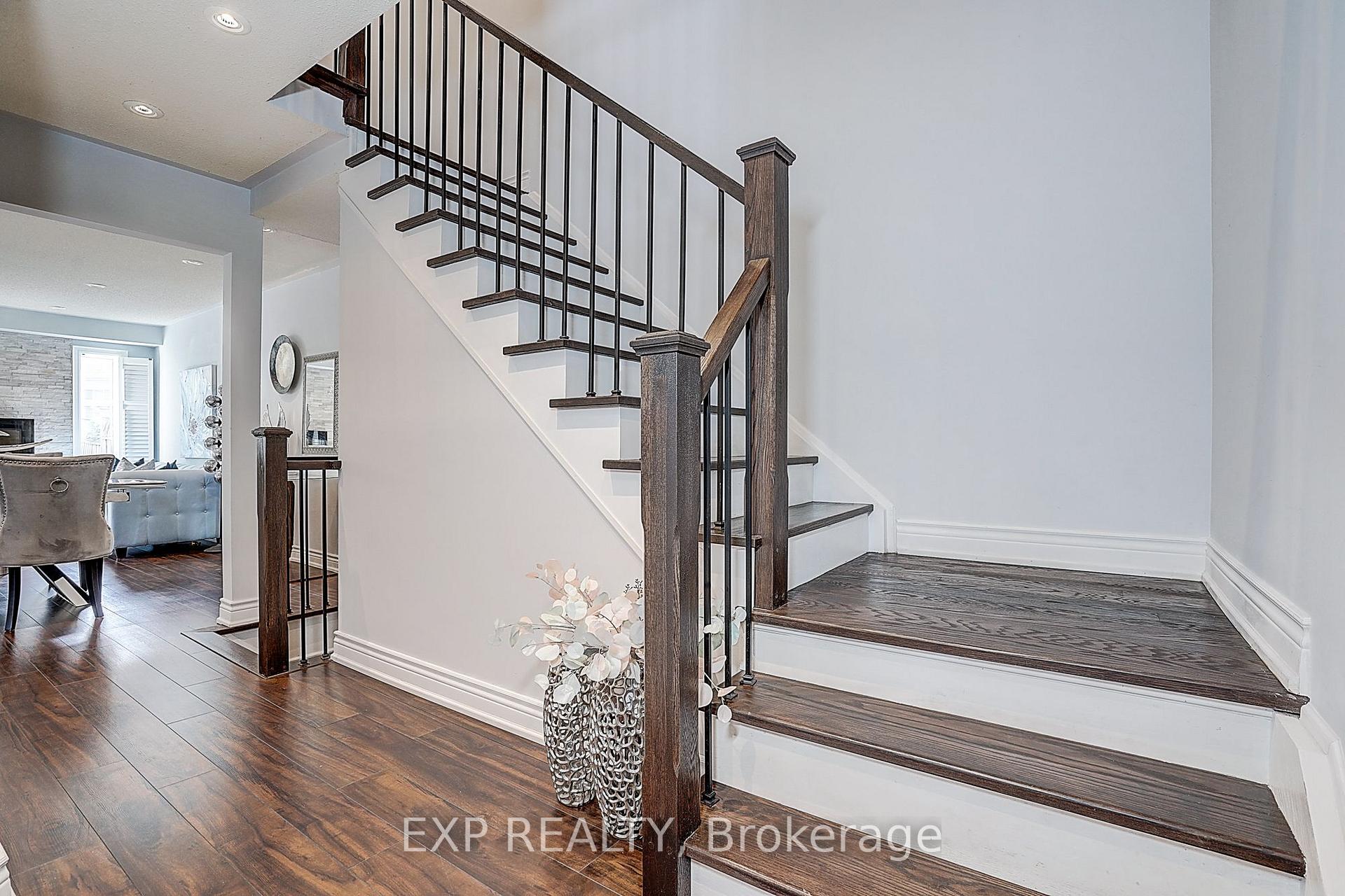 Photo 6 of 626 Walpole Crescent, Newmarket, Stonehaven-Wyndham — HOMEH