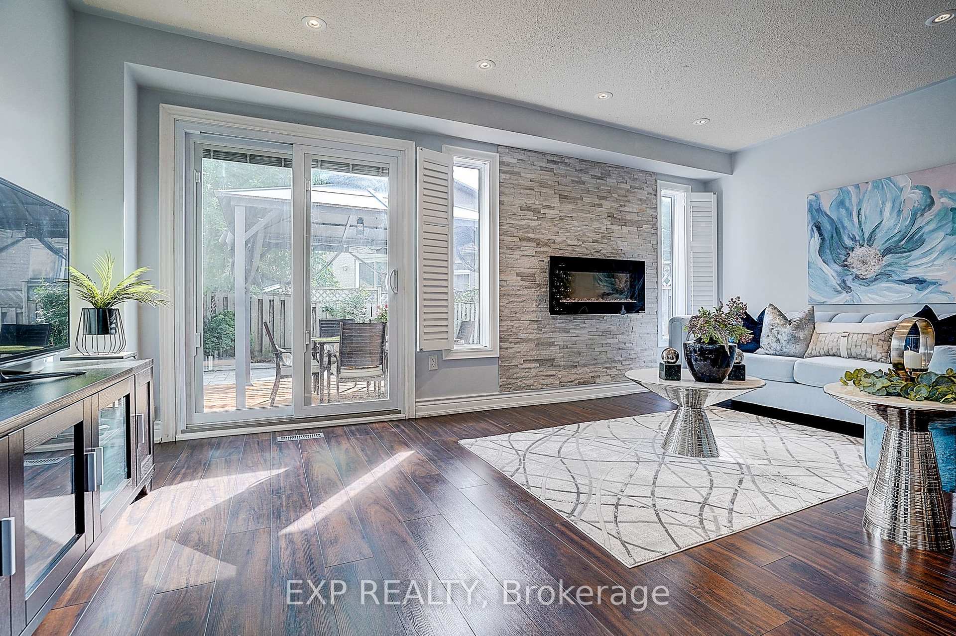 Photo 8 of 626 Walpole Crescent, Newmarket, Stonehaven-Wyndham — HOMEH