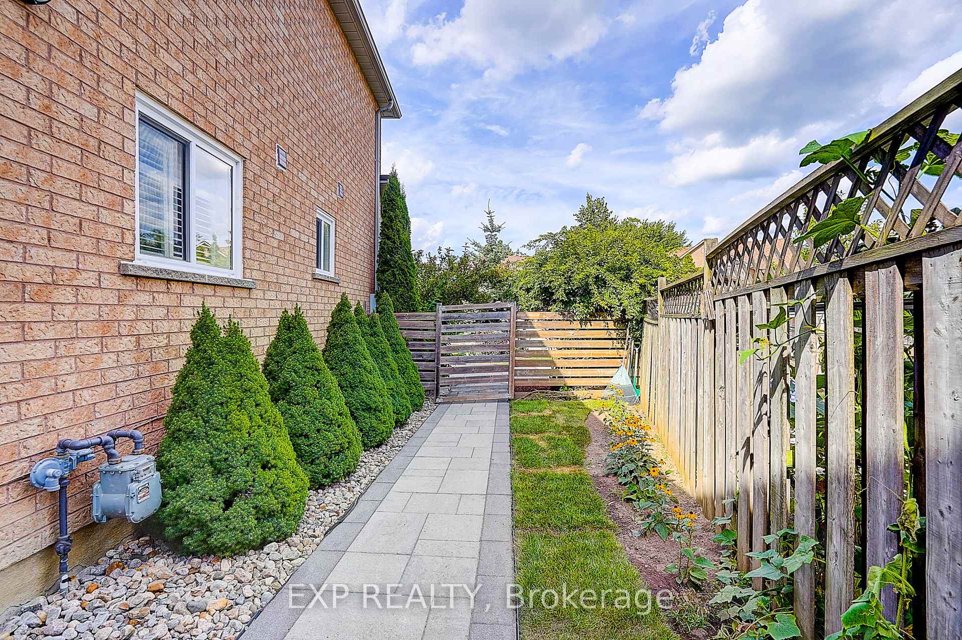 Photo 31 of 626 Walpole Crescent, Newmarket, Stonehaven-Wyndham — HOMEH