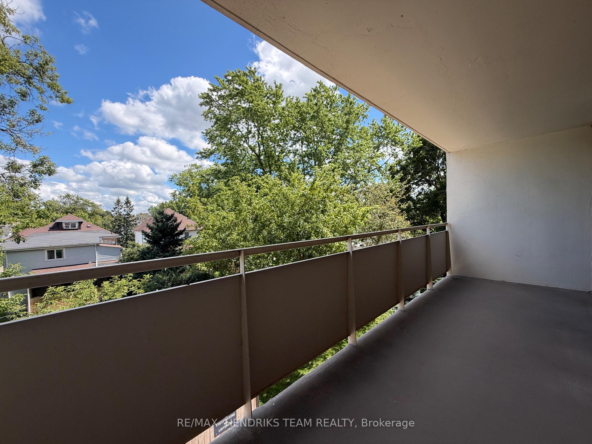 Photo 12 of Unit 302, 4982 Chrysler Avenue, Niagara Falls, Downtown — HOMEH