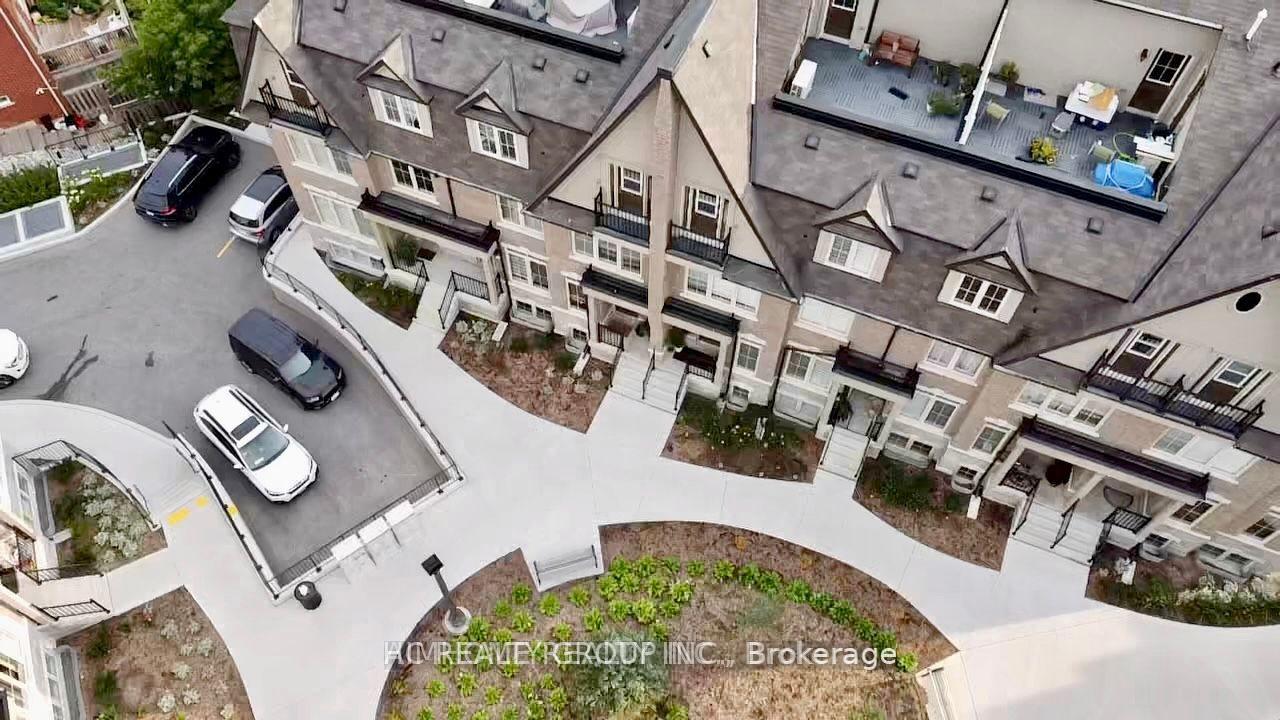 Photo 2 of Unit 21, 181 Parktree Drive, Vaughan, Maple — HOMEH