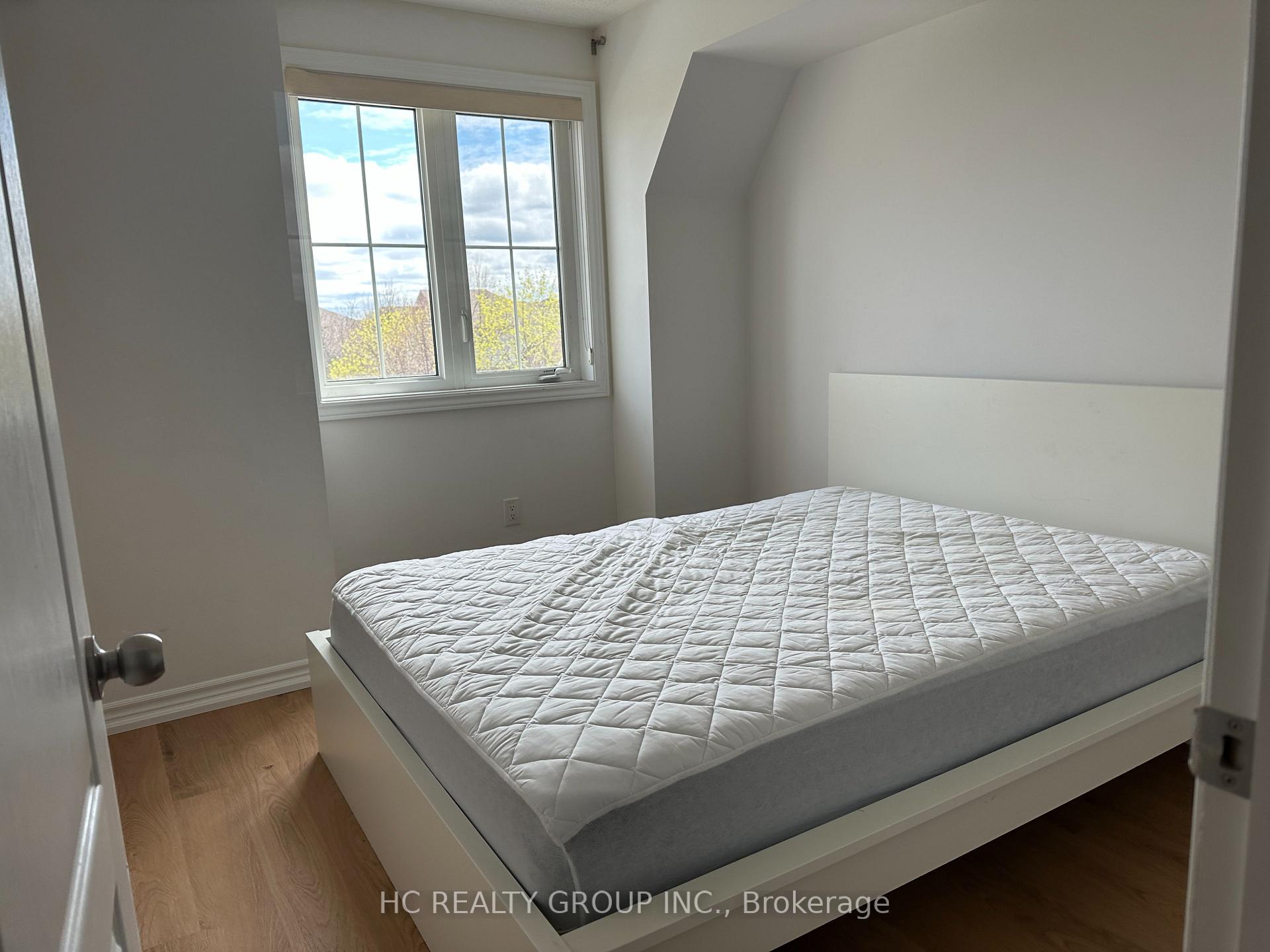 Photo 5 of Unit 21, 181 Parktree Drive, Vaughan, Maple — HOMEH