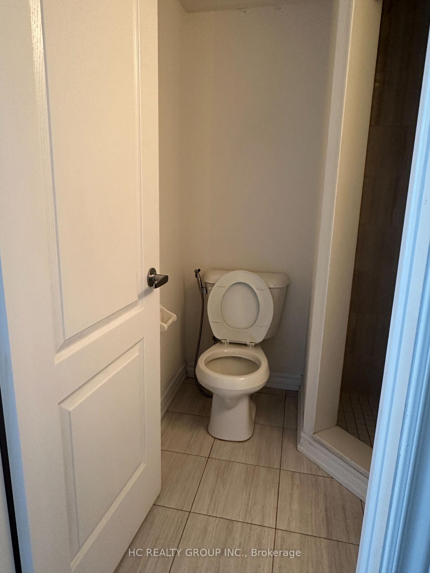 Photo 6 of Unit 21, 181 Parktree Drive, Vaughan, Maple — HOMEH