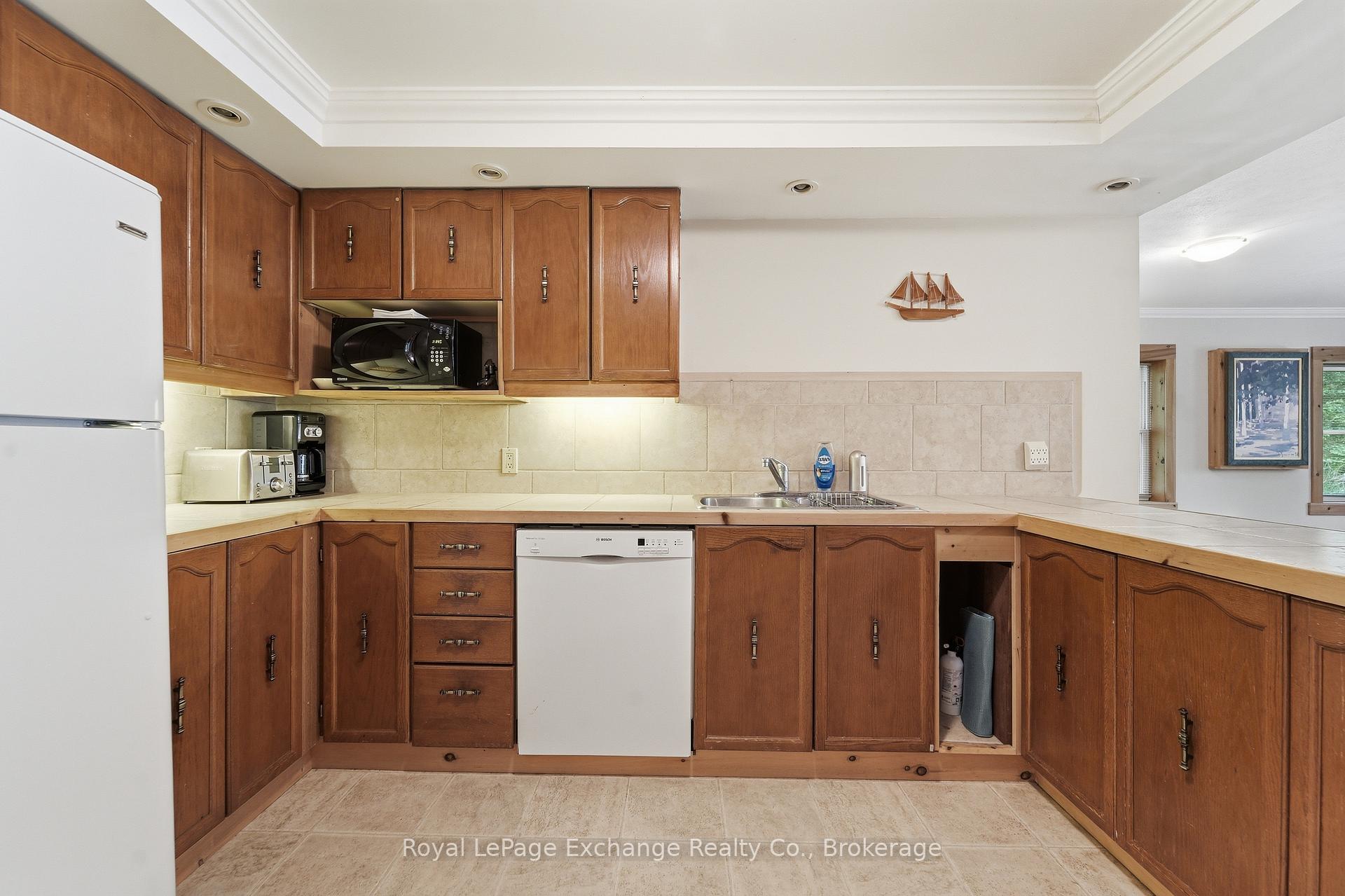 Photo 11 of 141 Bell Drive, Huron-Kinloss — HOMEH