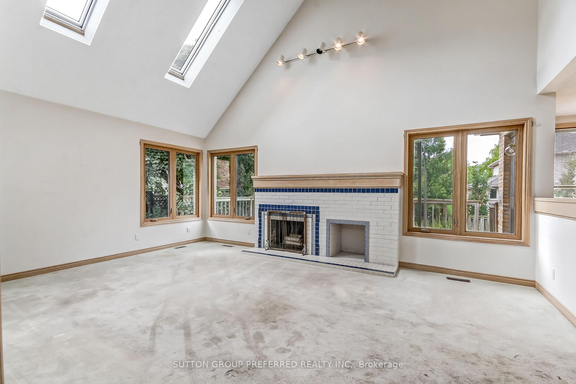 Photo 2 of 116 Hartson Road, London, North O — HOMEH