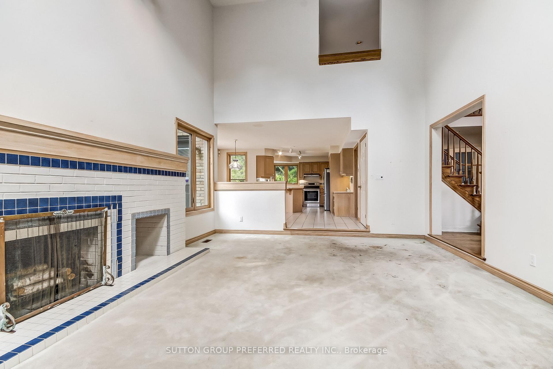 Photo 3 of 116 Hartson Road, London, North O — HOMEH
