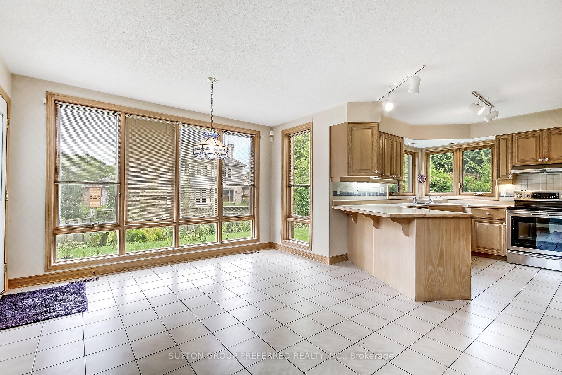 Photo 4 of 116 Hartson Road, London, North O — HOMEH