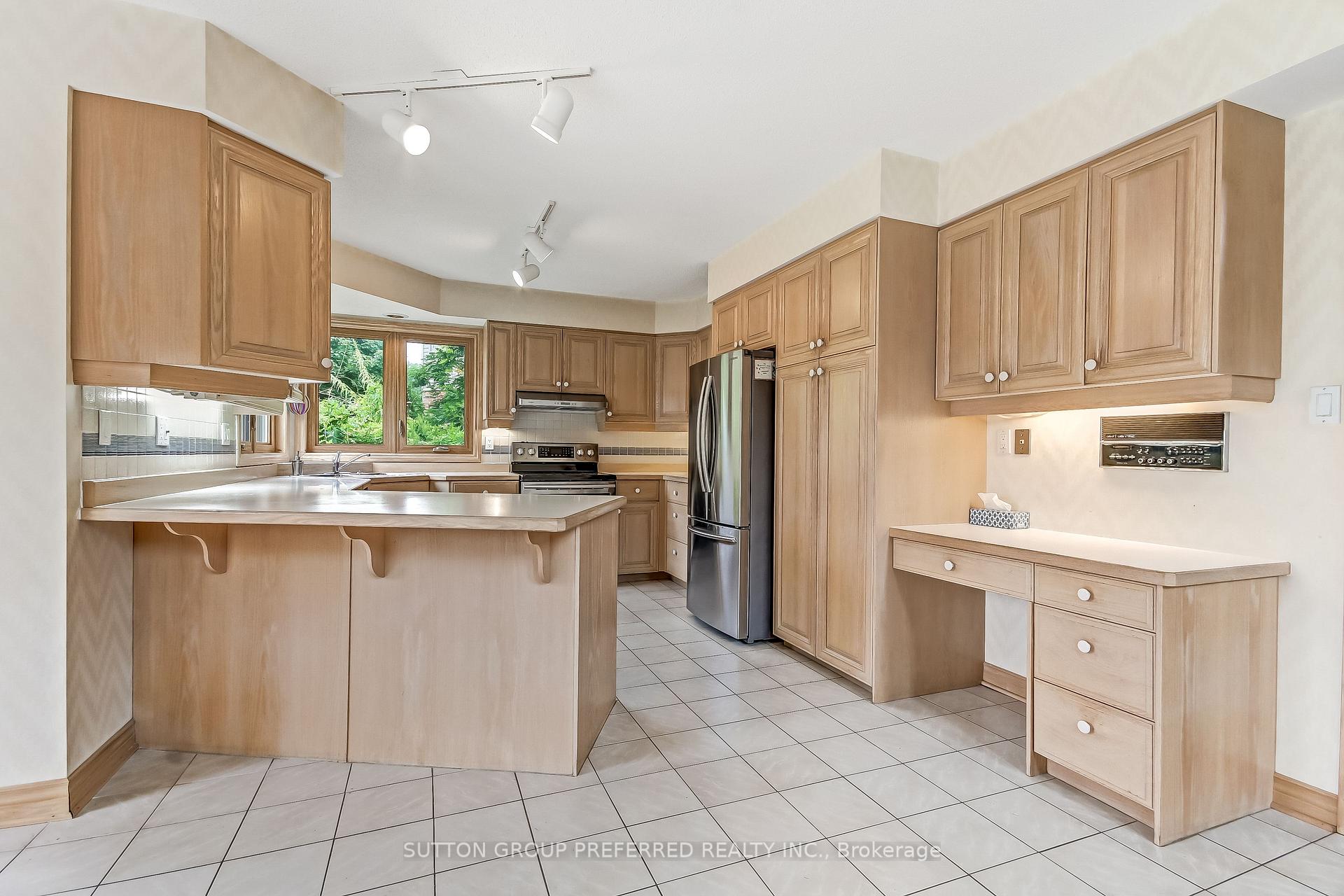 Photo 6 of 116 Hartson Road, London, North O — HOMEH