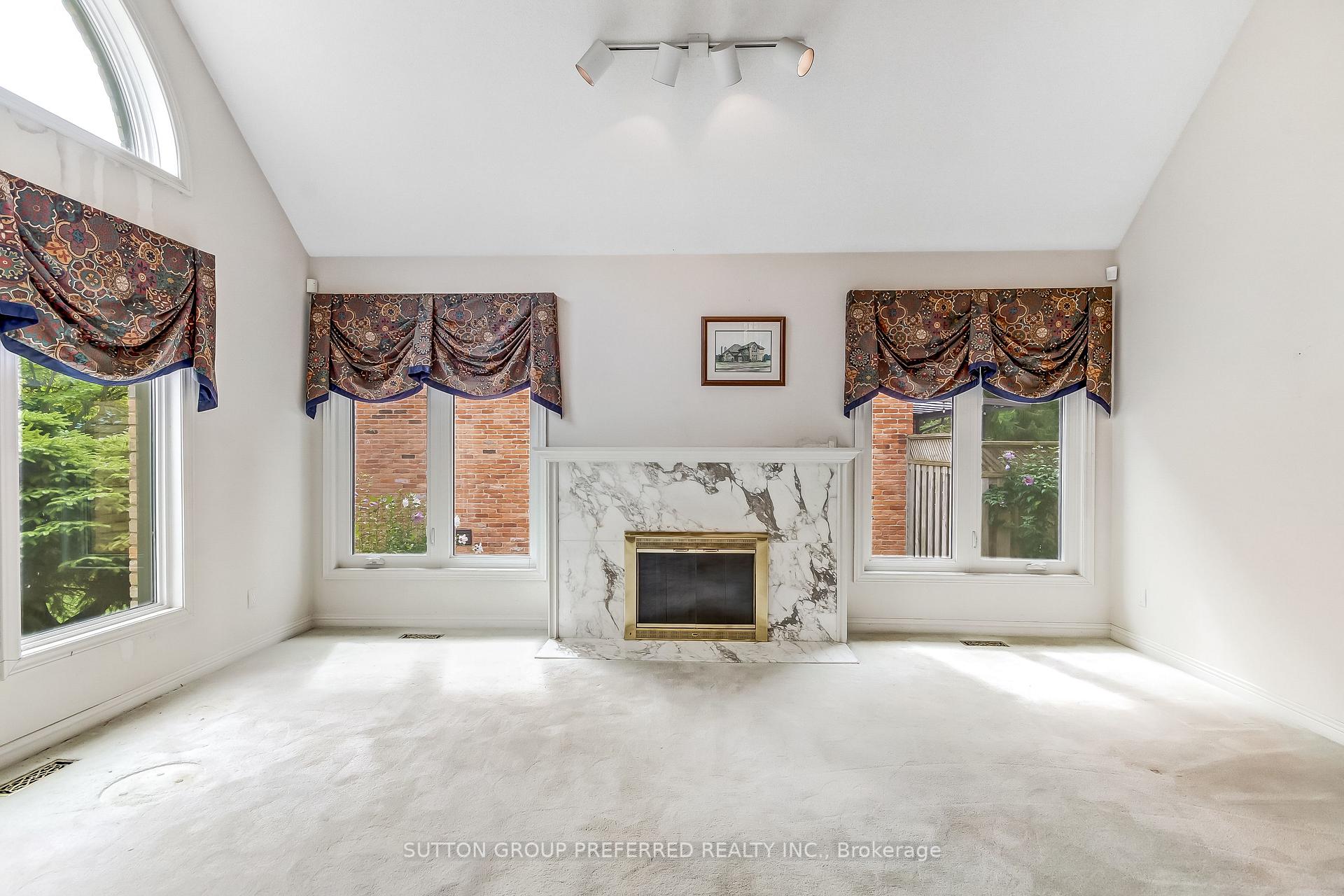 Photo 12 of 116 Hartson Road, London, North O — HOMEH