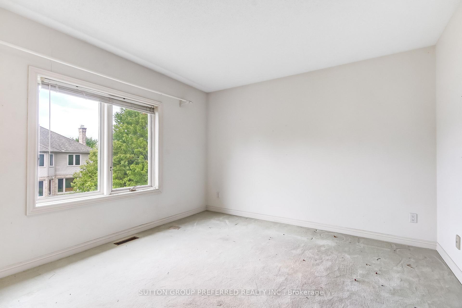Photo 17 of 116 Hartson Road, London, North O — HOMEH