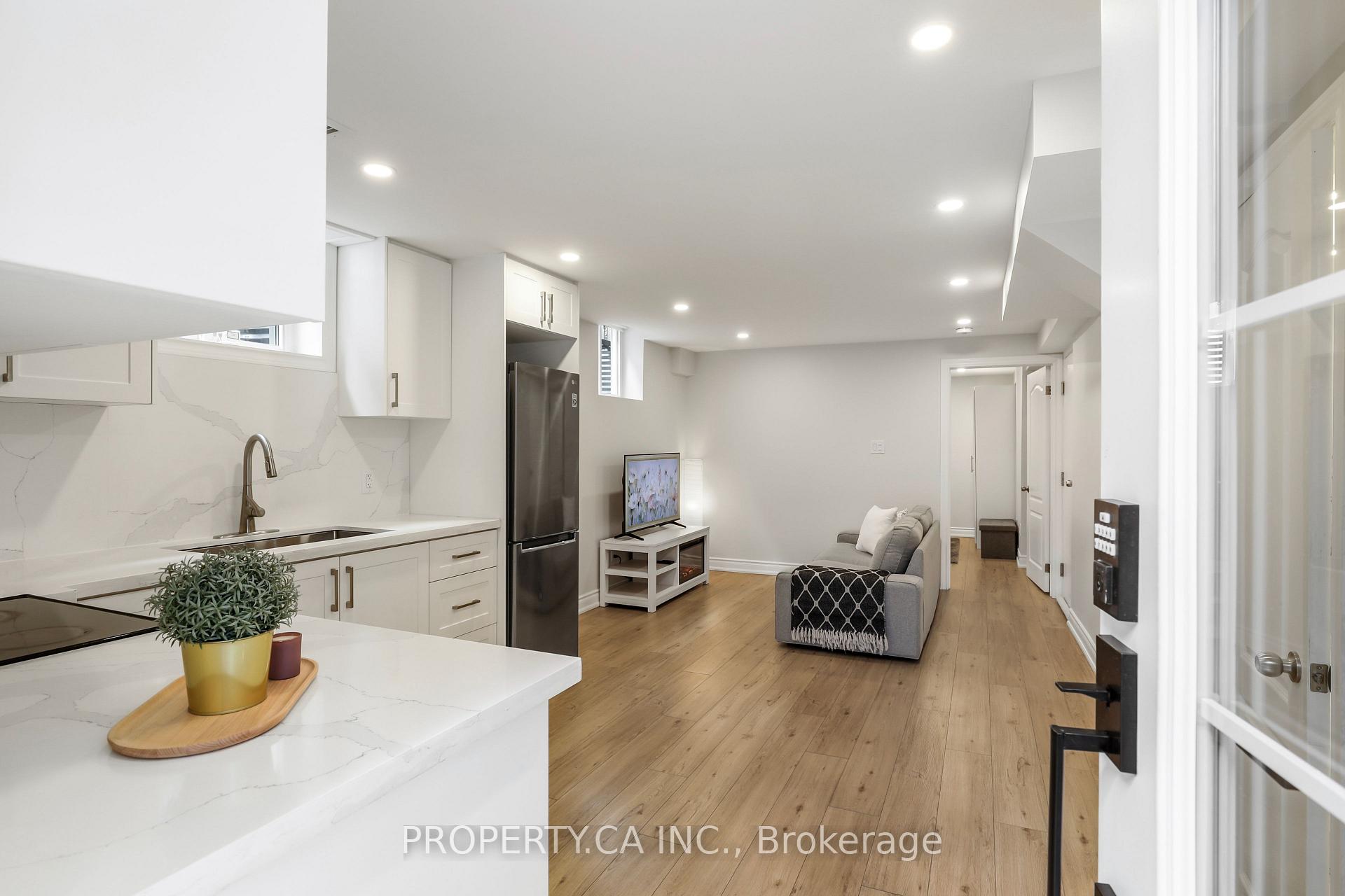 Photo 3 of Unit Lower, 891 Willowbank Trail, Mississauga, Rathwood — HOMEH