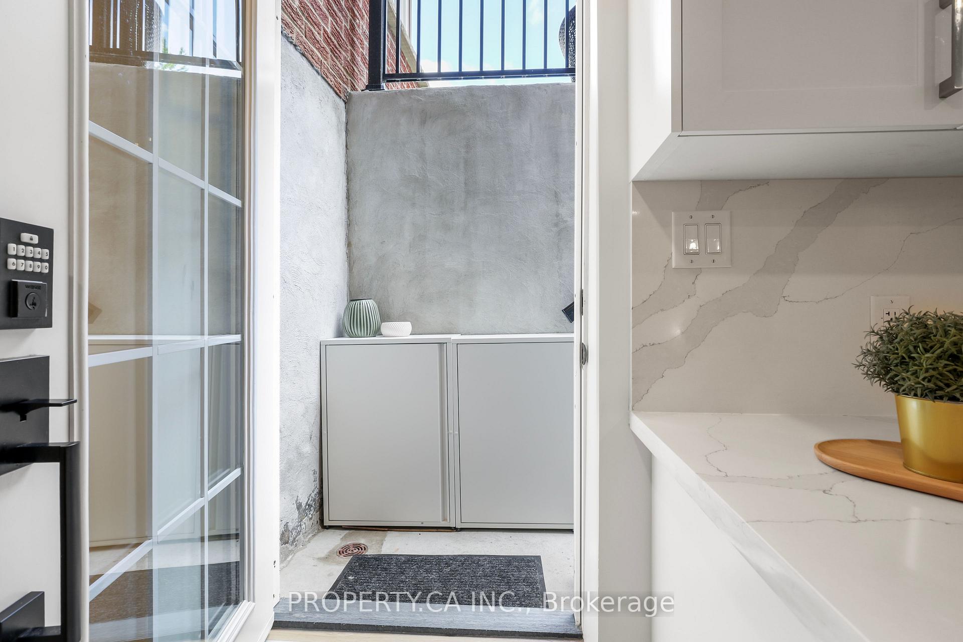 Photo 4 of Unit Lower, 891 Willowbank Trail, Mississauga, Rathwood — HOMEH