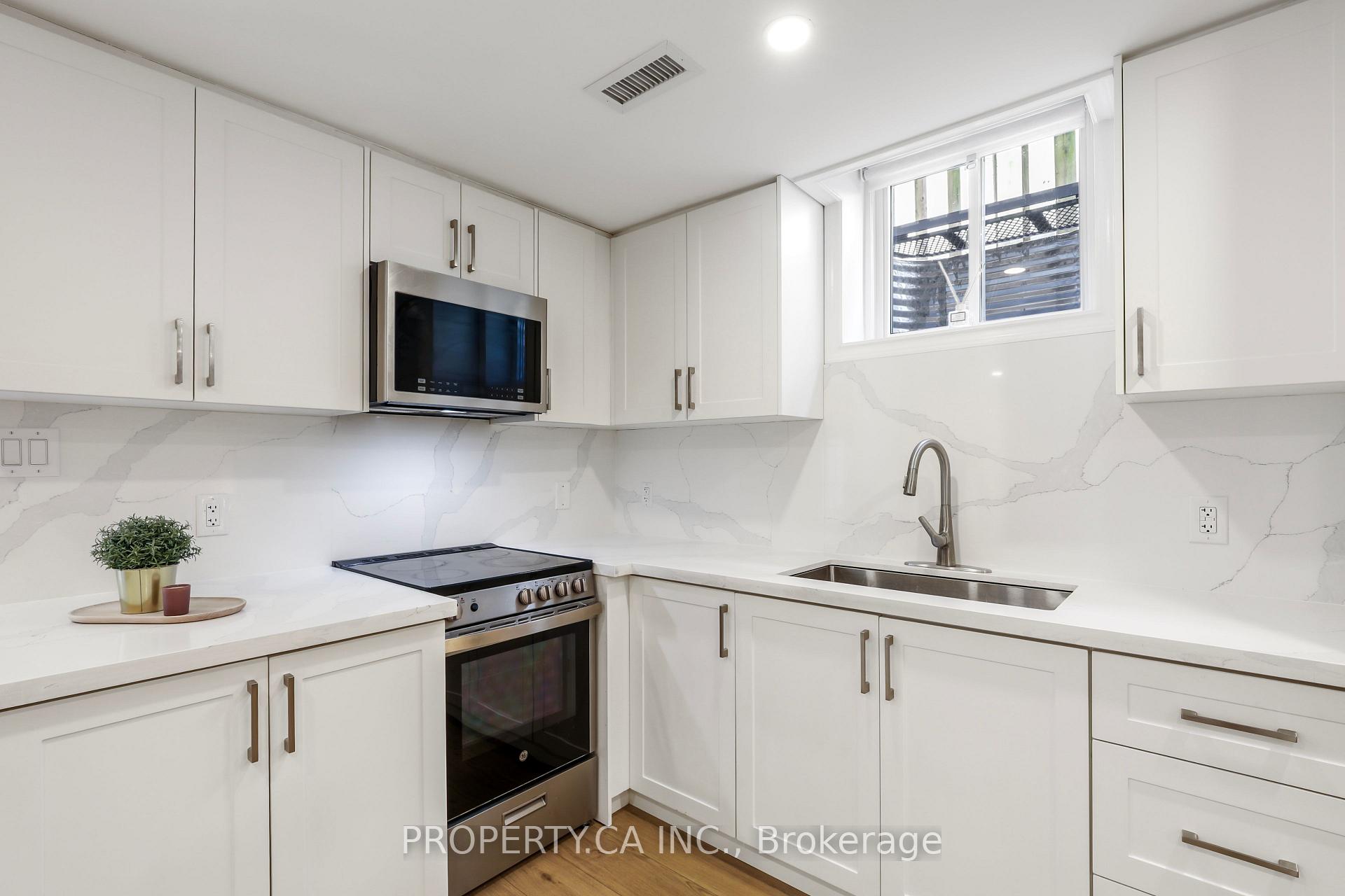 Photo 6 of Unit Lower, 891 Willowbank Trail, Mississauga, Rathwood — HOMEH