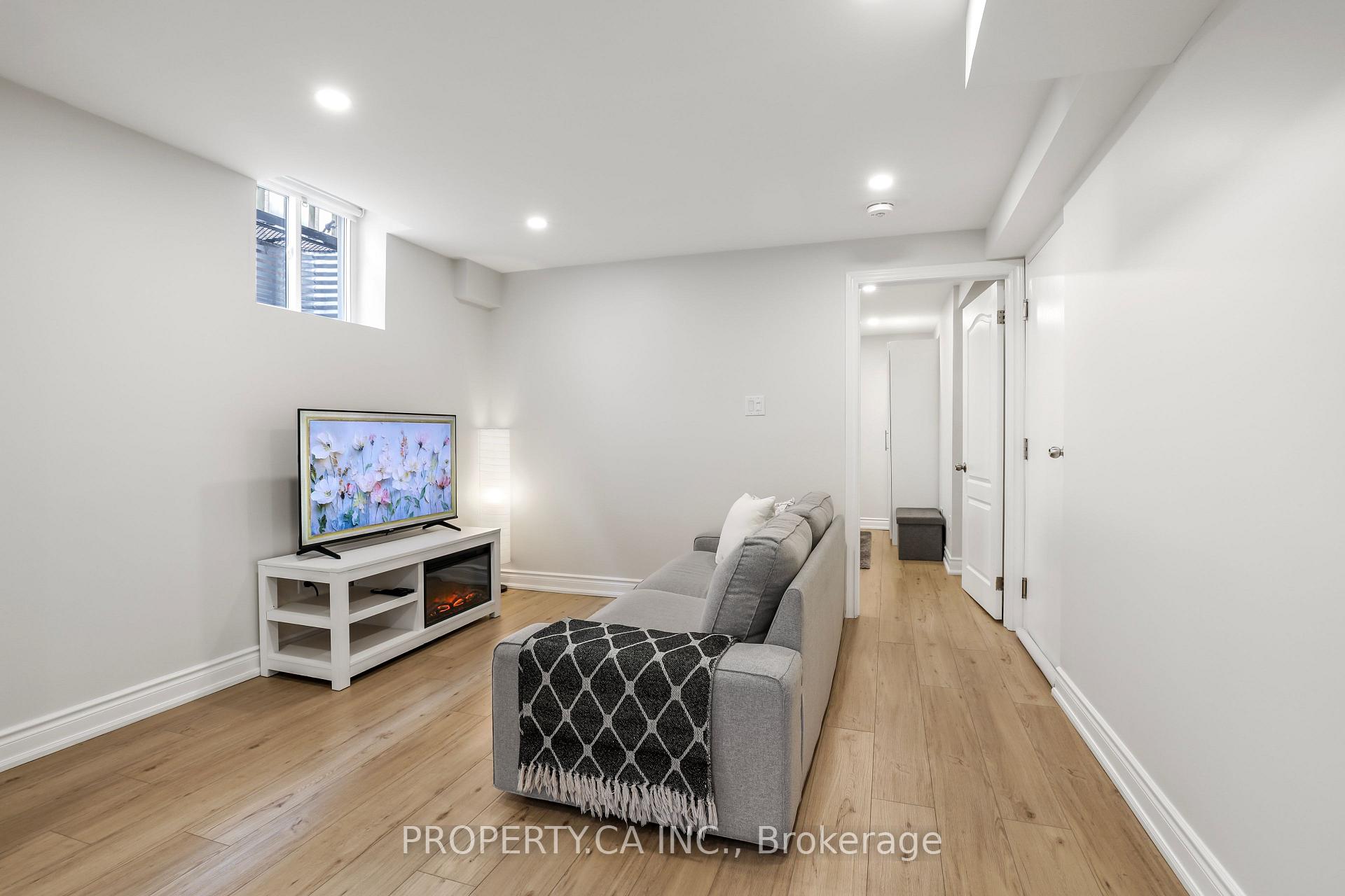 Photo 9 of Unit Lower, 891 Willowbank Trail, Mississauga, Rathwood — HOMEH
