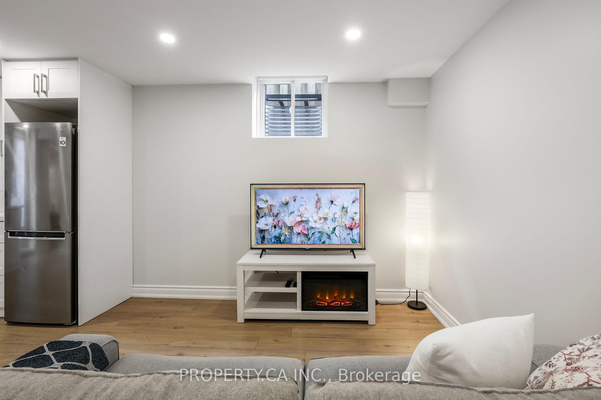 Photo 12 of Unit Lower, 891 Willowbank Trail, Mississauga, Rathwood — HOMEH