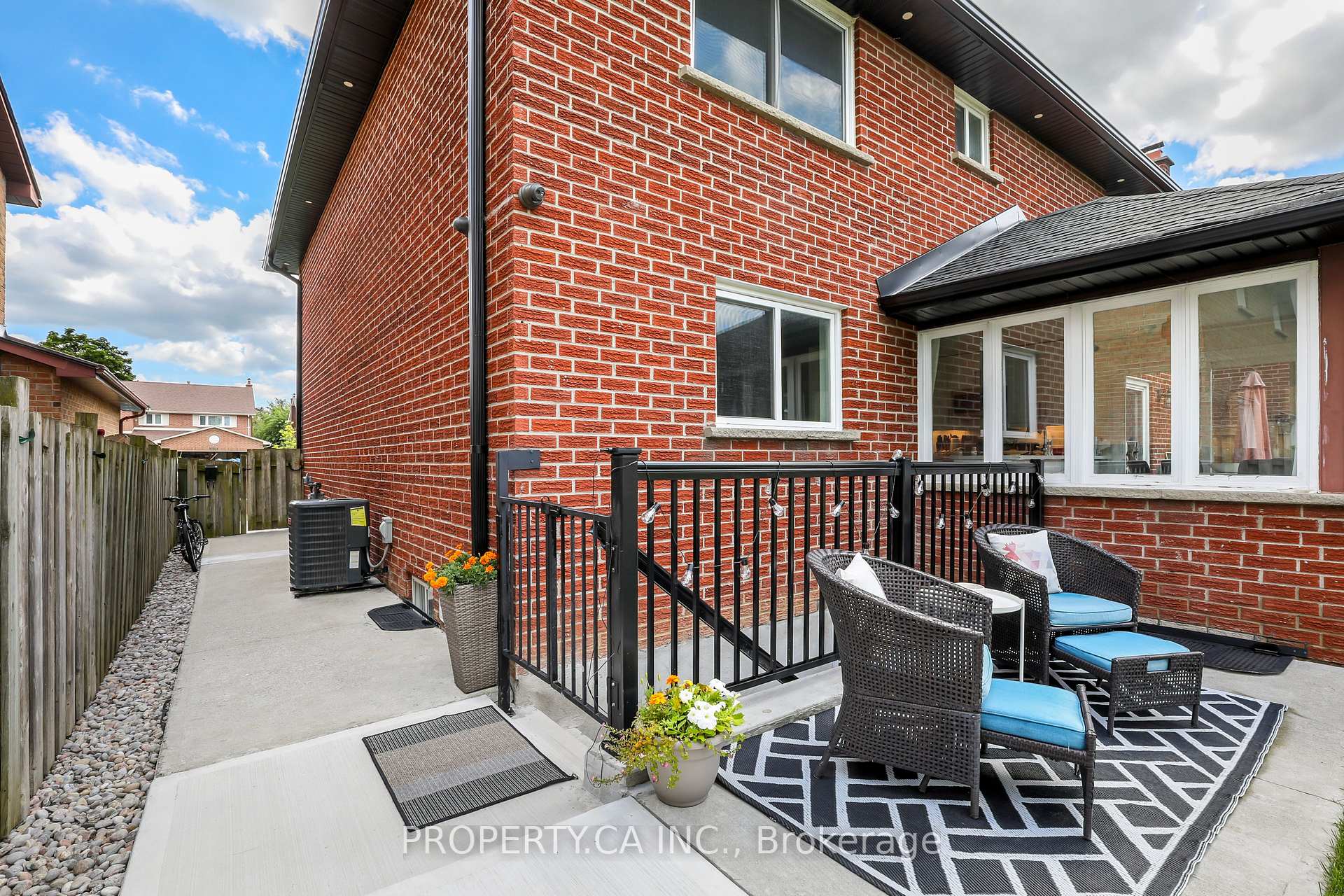 Photo 22 of Unit Lower, 891 Willowbank Trail, Mississauga, Rathwood — HOMEH