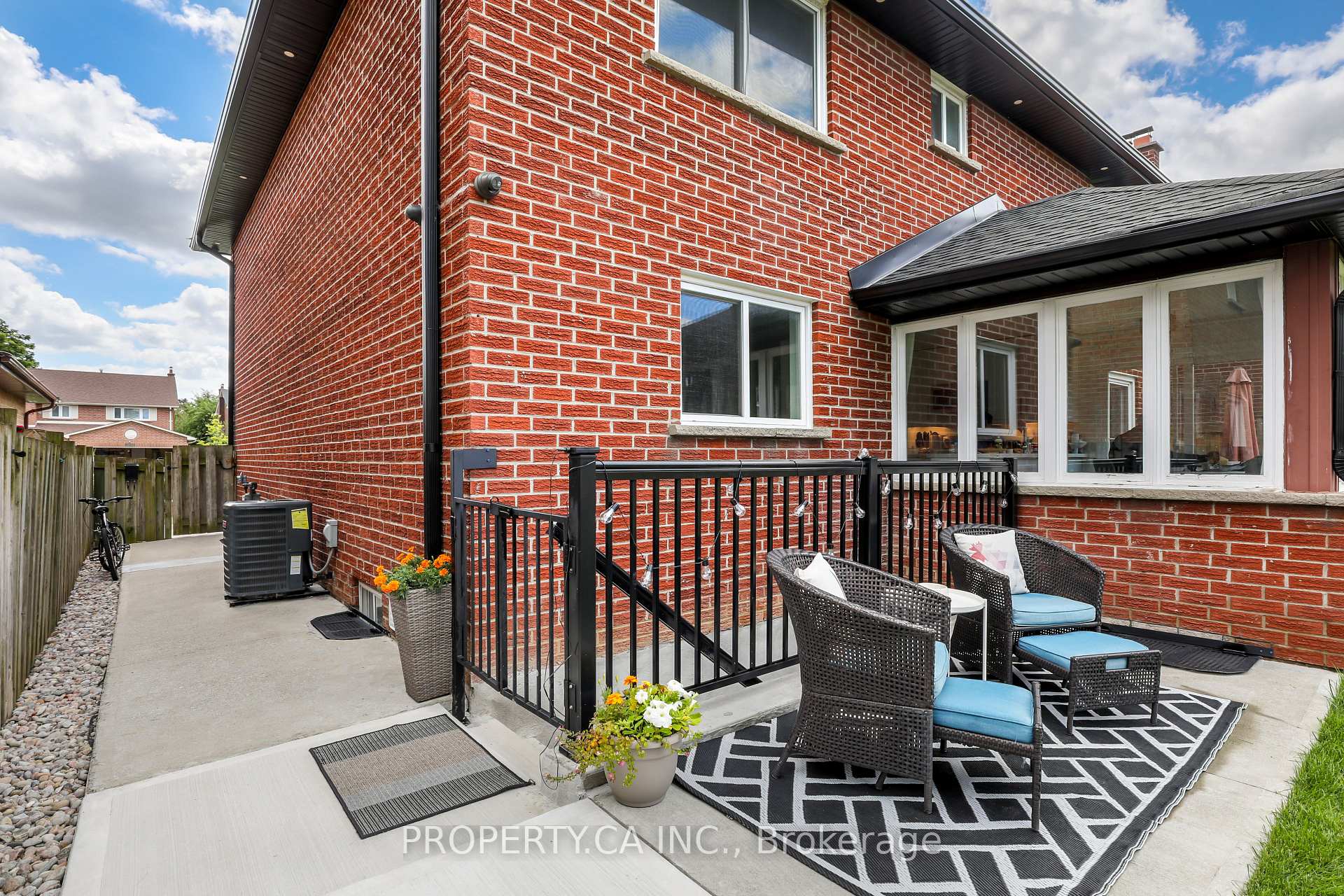 Photo 24 of Unit Lower, 891 Willowbank Trail, Mississauga, Rathwood — HOMEH