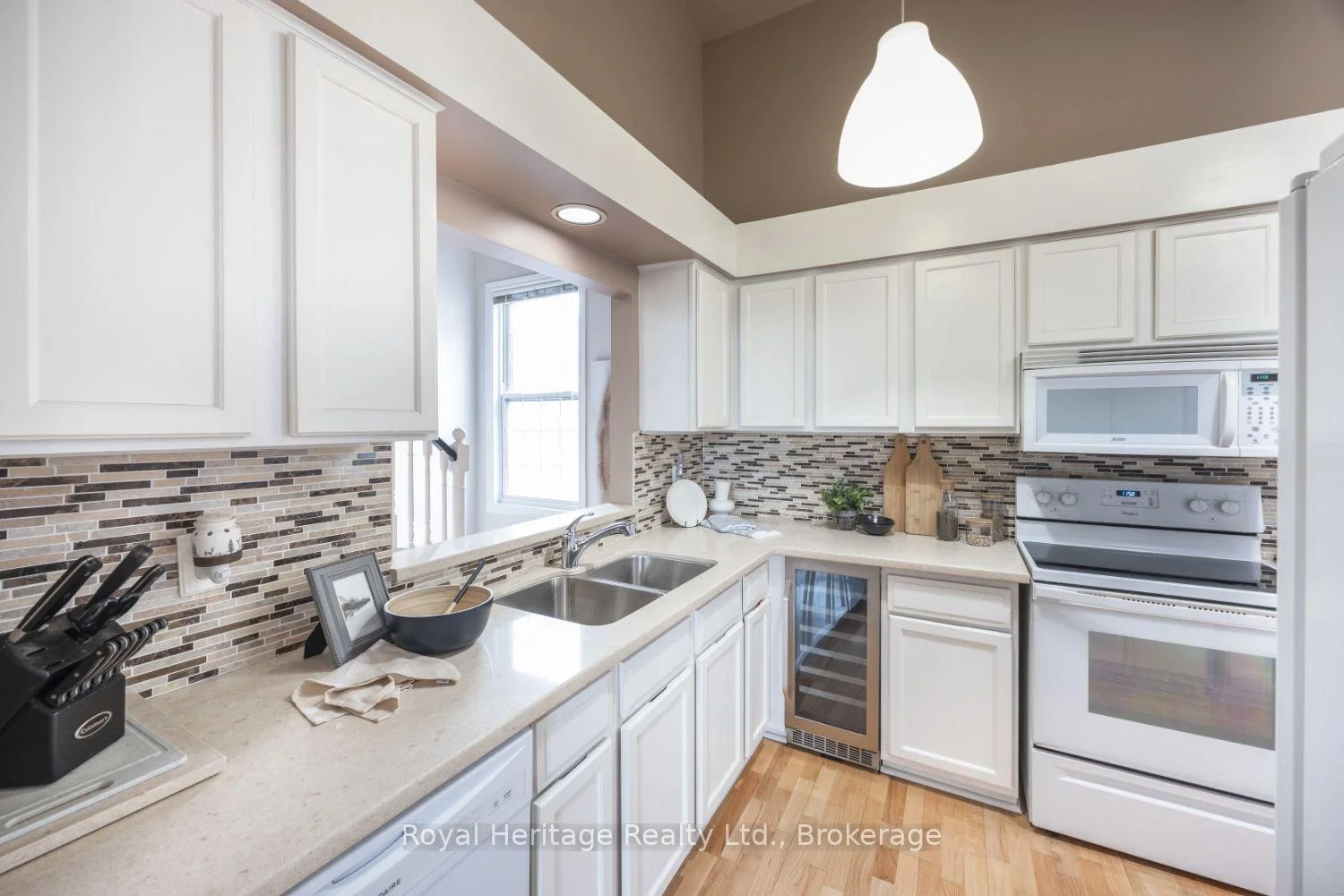 Photo 16 of 1665 Nash E-16 Drive, Clarington, Courtice — HOMEH