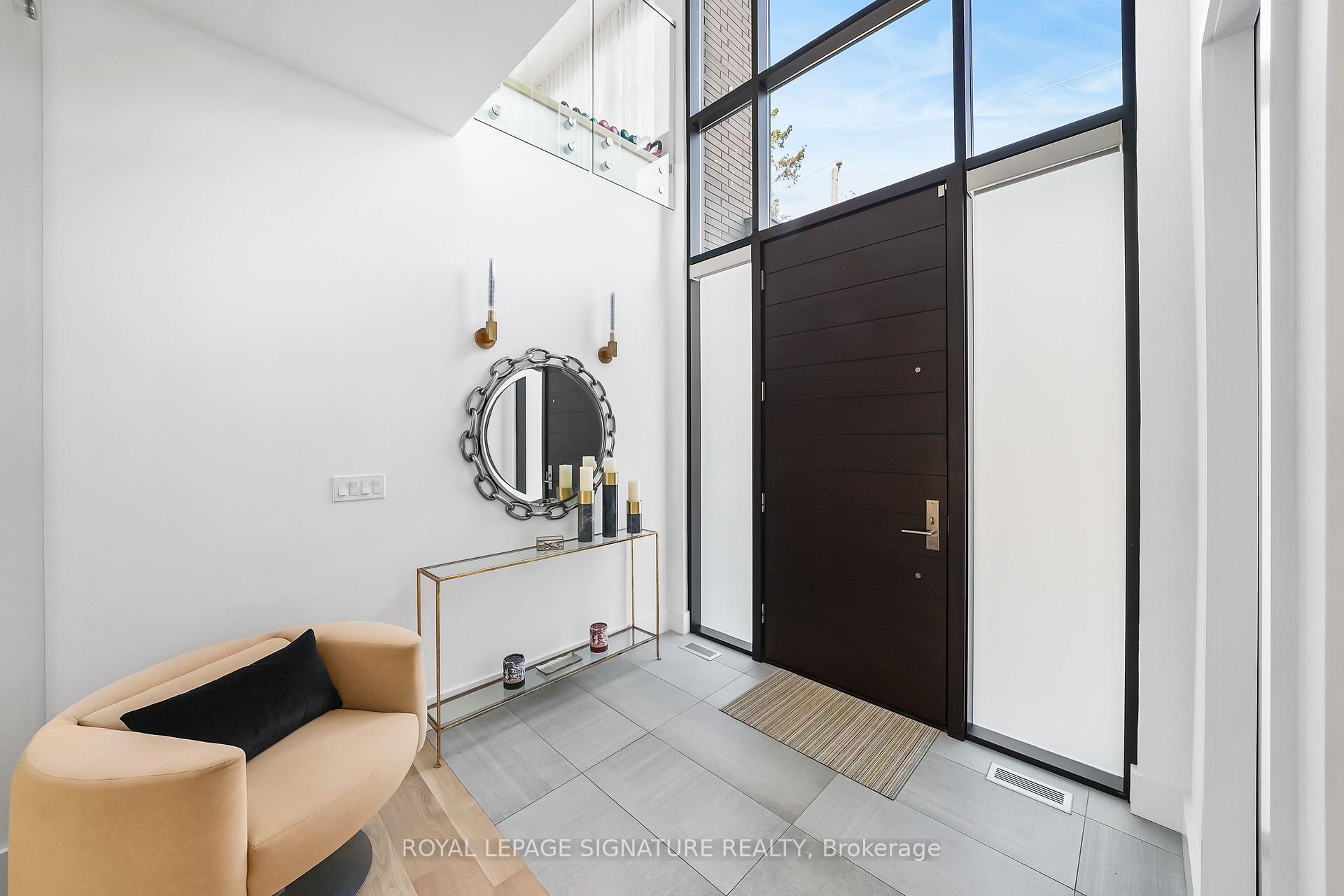 Photo 2 of 17 Nesbitt Drive, Toronto, Rosedale-Moore Park — HOMEH