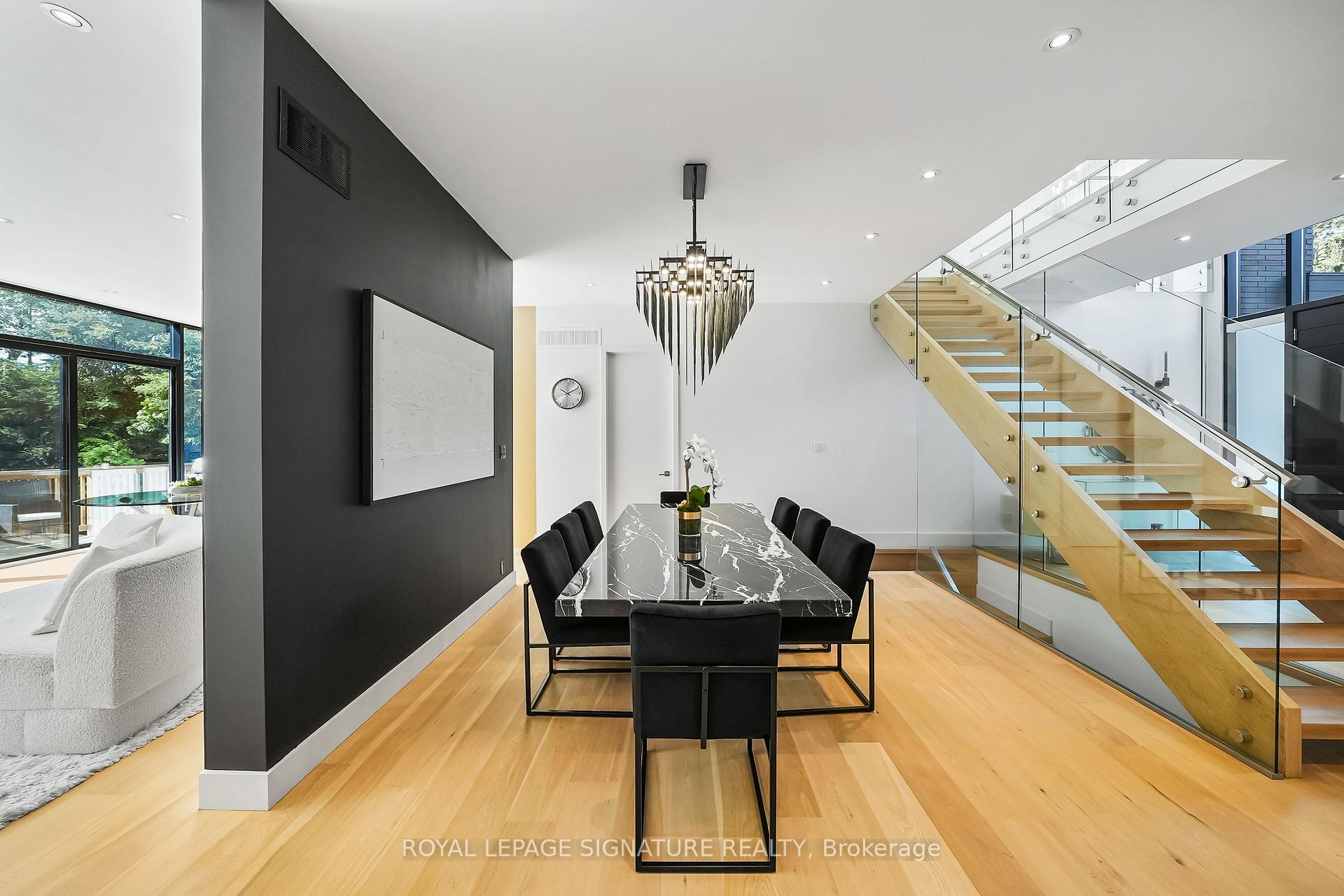 Photo 7 of 17 Nesbitt Drive, Toronto, Rosedale-Moore Park — HOMEH