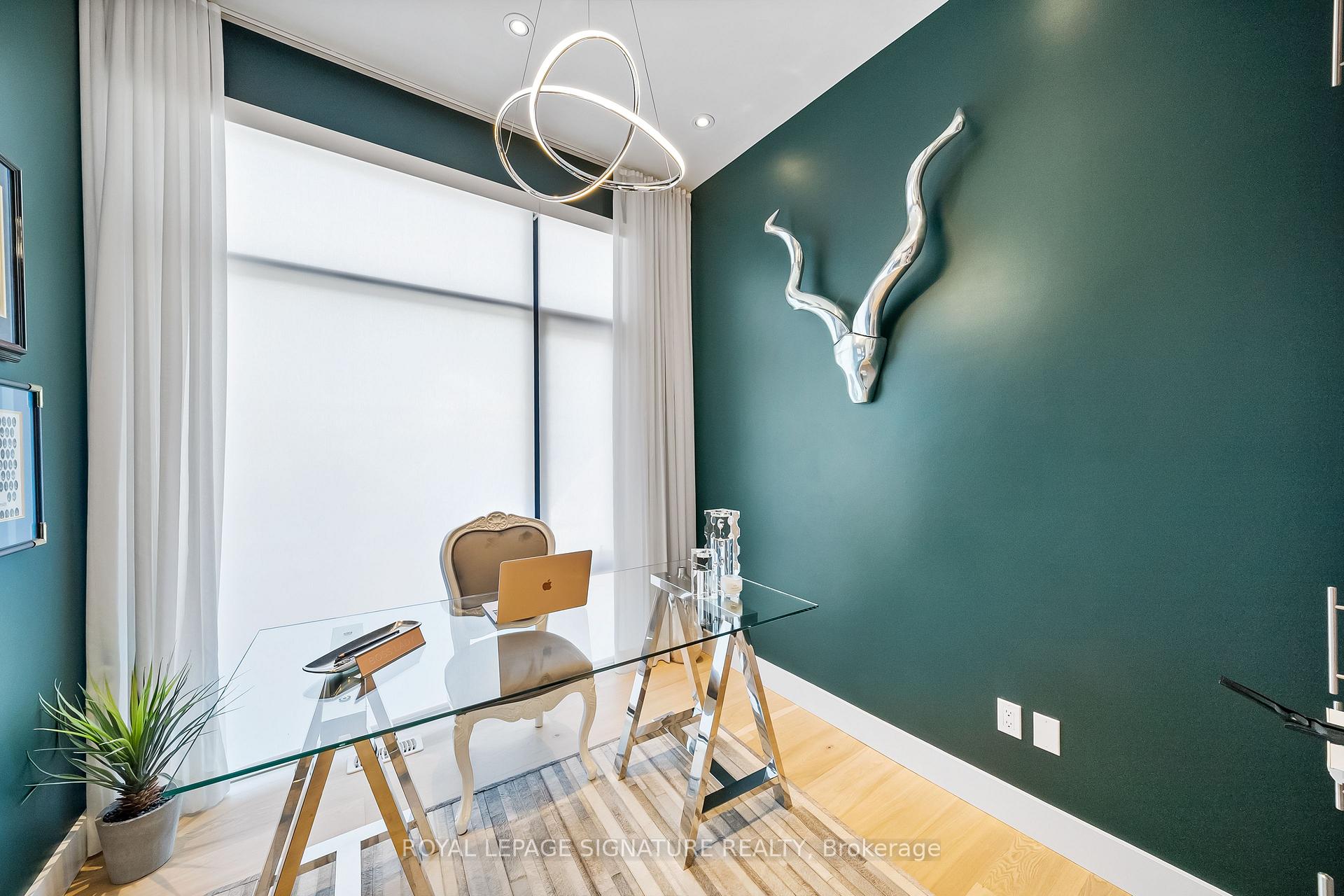 Photo 10 of 17 Nesbitt Drive, Toronto, Rosedale-Moore Park — HOMEH