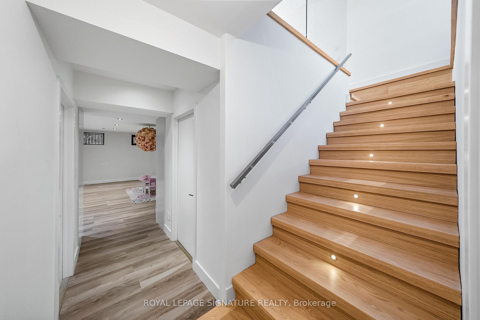 Photo 27 of 17 Nesbitt Drive, Toronto, Rosedale-Moore Park — HOMEH