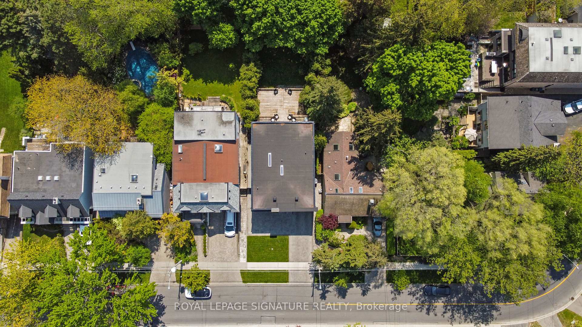 Photo 40 of 17 Nesbitt Drive, Toronto, Rosedale-Moore Park — HOMEH