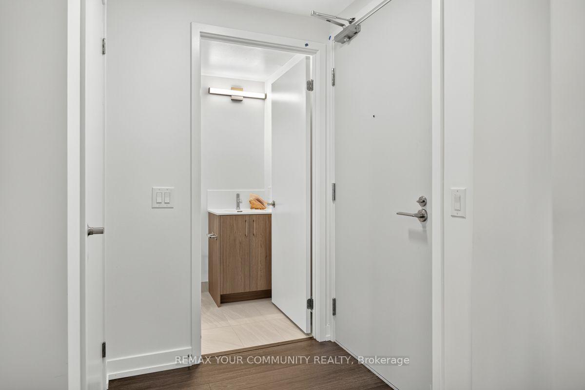 Photo 3 of Unit 1602, 4010 Eglinton Avenue, Etobicoke, Humber Heights — HOMEH