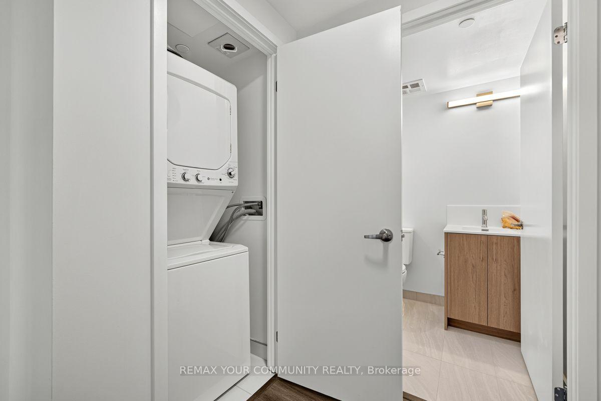 Photo 4 of Unit 1602, 4010 Eglinton Avenue, Etobicoke, Humber Heights — HOMEH
