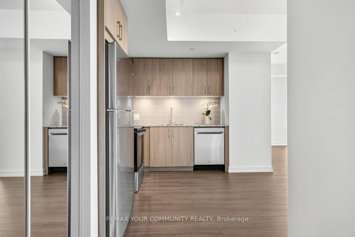 Photo 6 of Unit 1602, 4010 Eglinton Avenue, Etobicoke, Humber Heights — HOMEH
