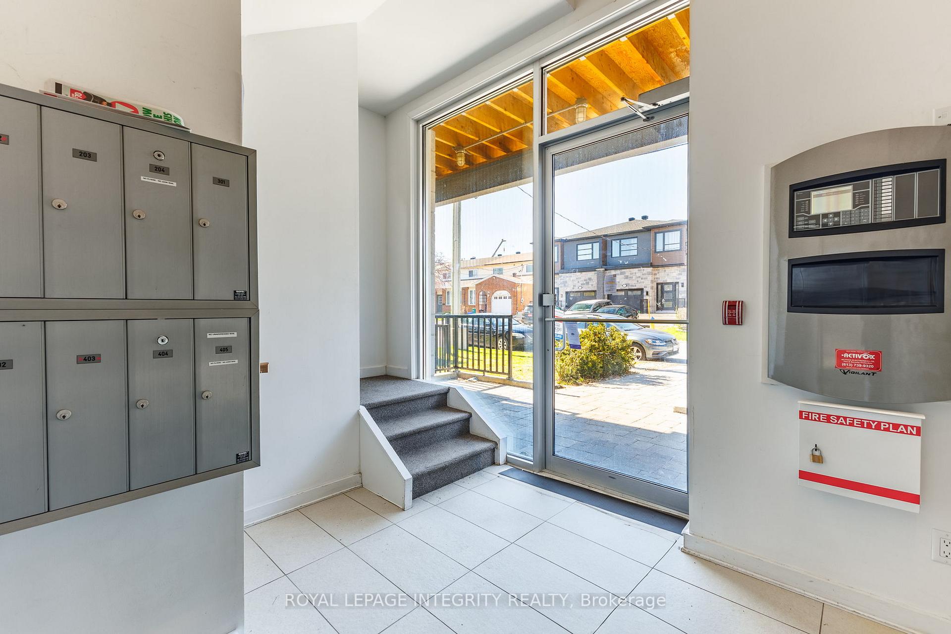 Photo 3 of Unit 202, 1308 Thames Street, Ottawa, Carlington — HOMEH