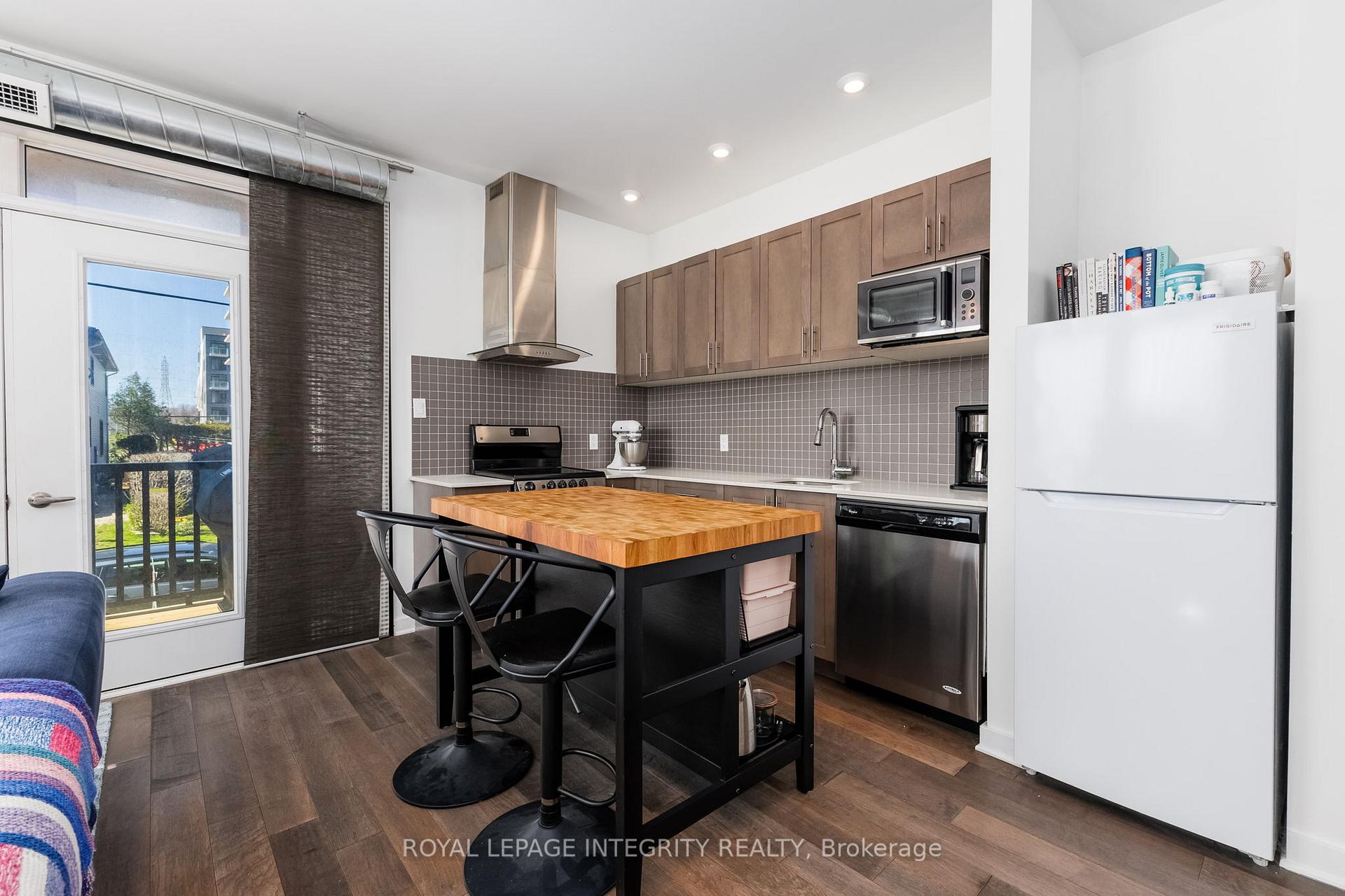 Photo 9 of Unit 202, 1308 Thames Street, Ottawa, Carlington — HOMEH