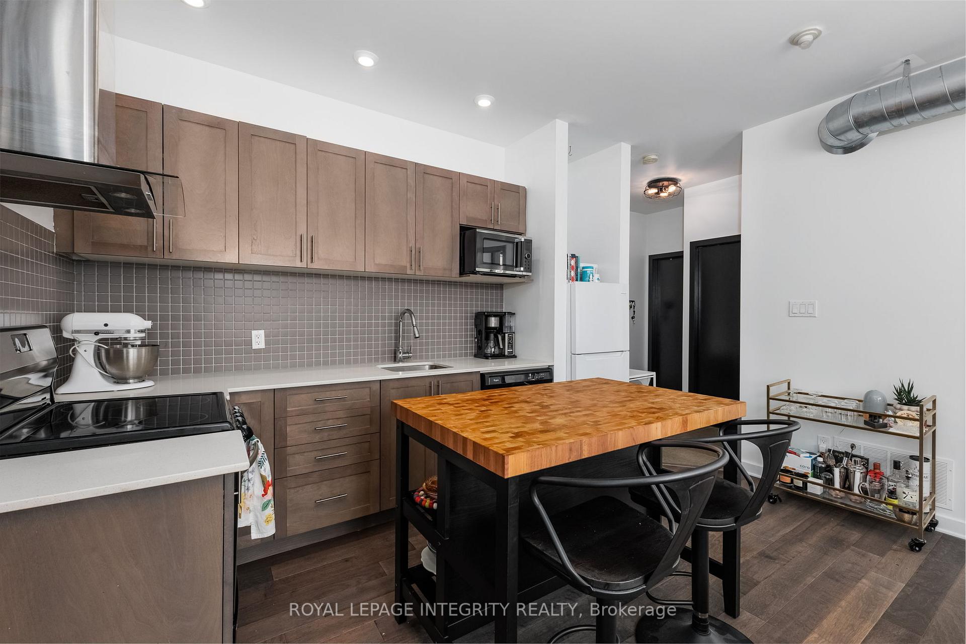 Photo 10 of Unit 202, 1308 Thames Street, Ottawa, Carlington — HOMEH