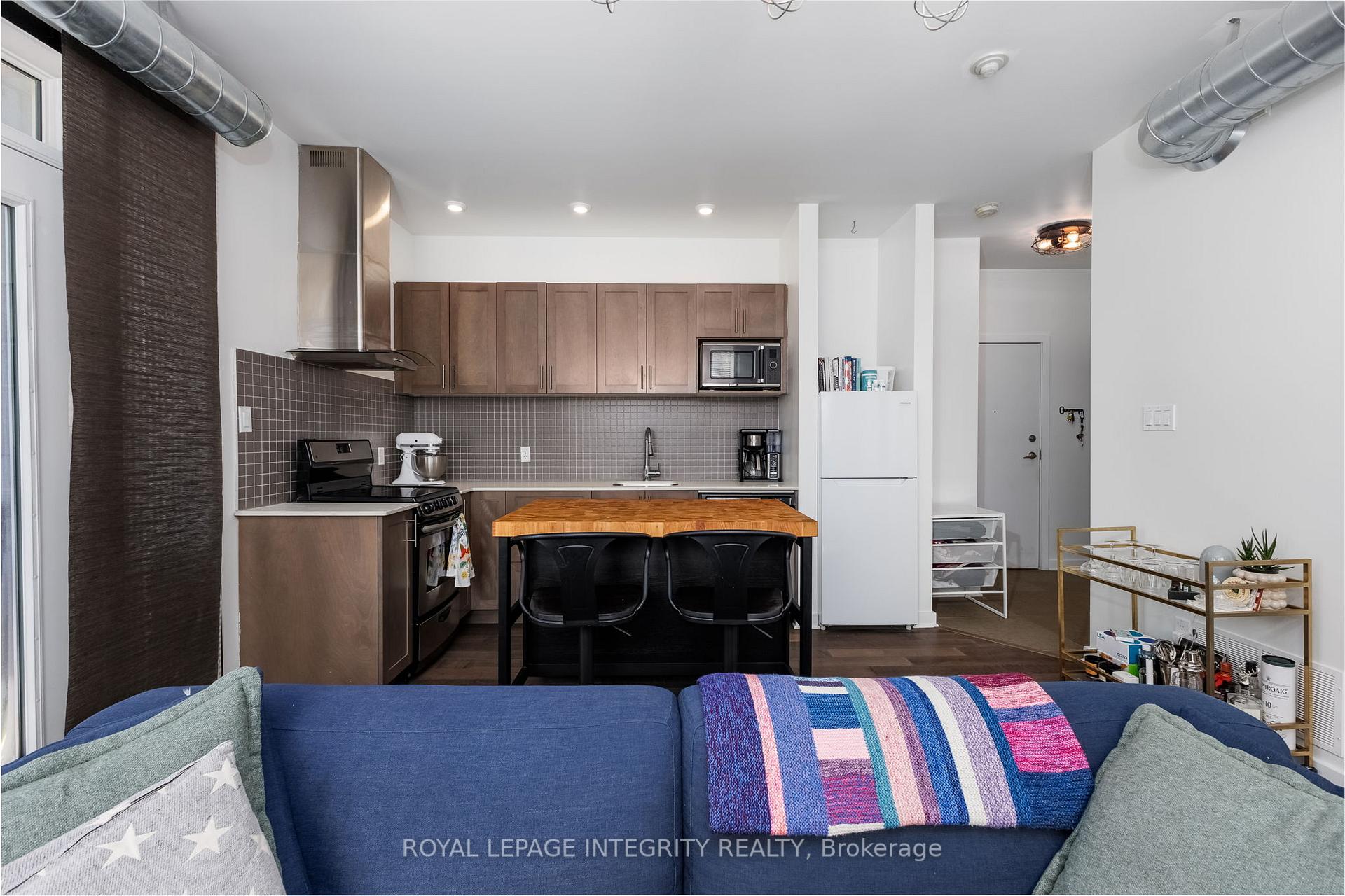 Photo 13 of Unit 202, 1308 Thames Street, Ottawa, Carlington — HOMEH