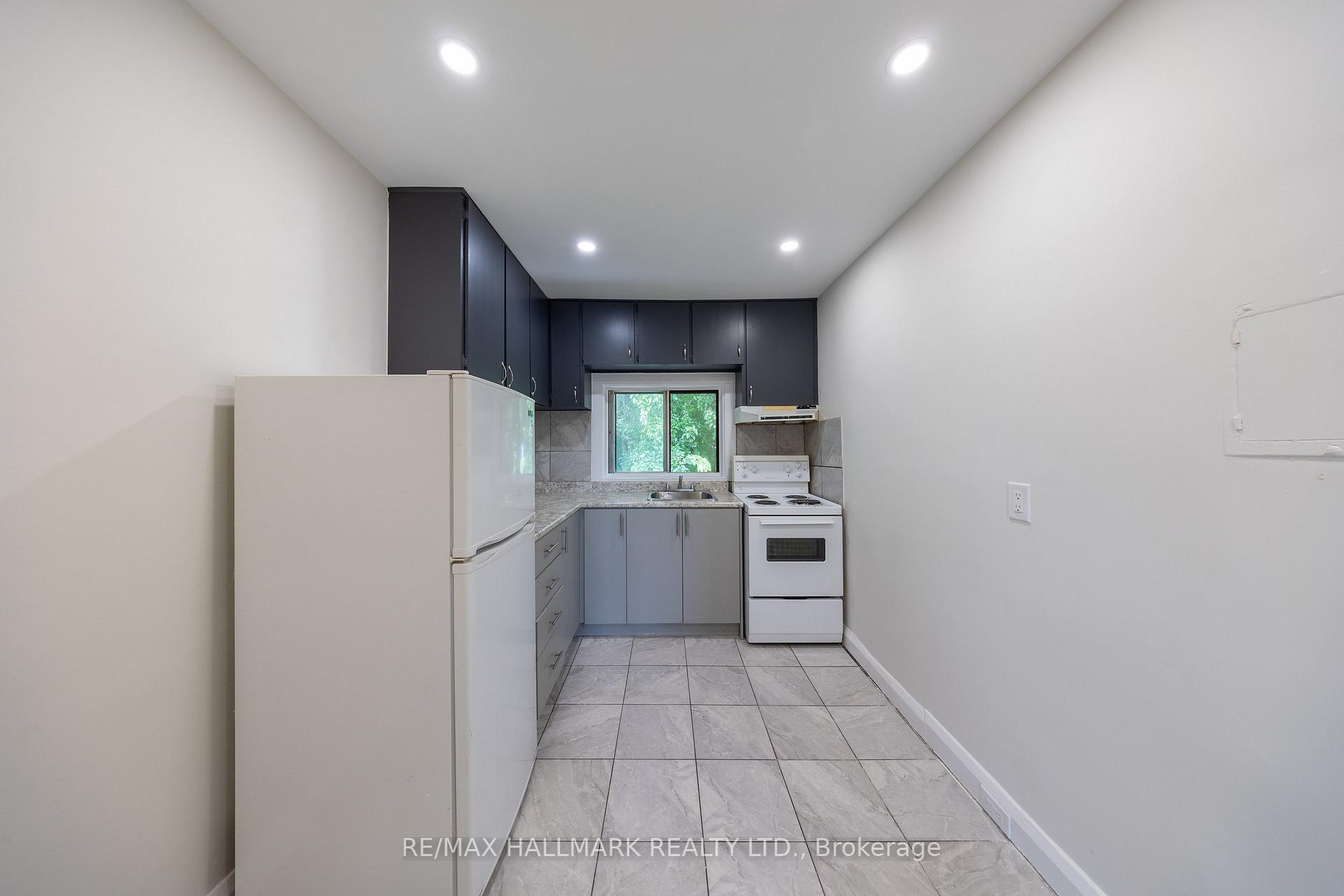 Photo 4 of Unit Upper, 1366 Davenport Road, Toronto, Corso Italia-Davenport — HOMEH