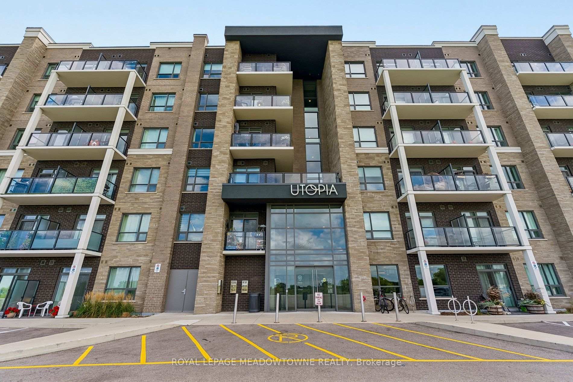 Photo 1 of Unit 238, 5055 Greenlane Road E, Lincoln, Lincoln Lake — HOMEH