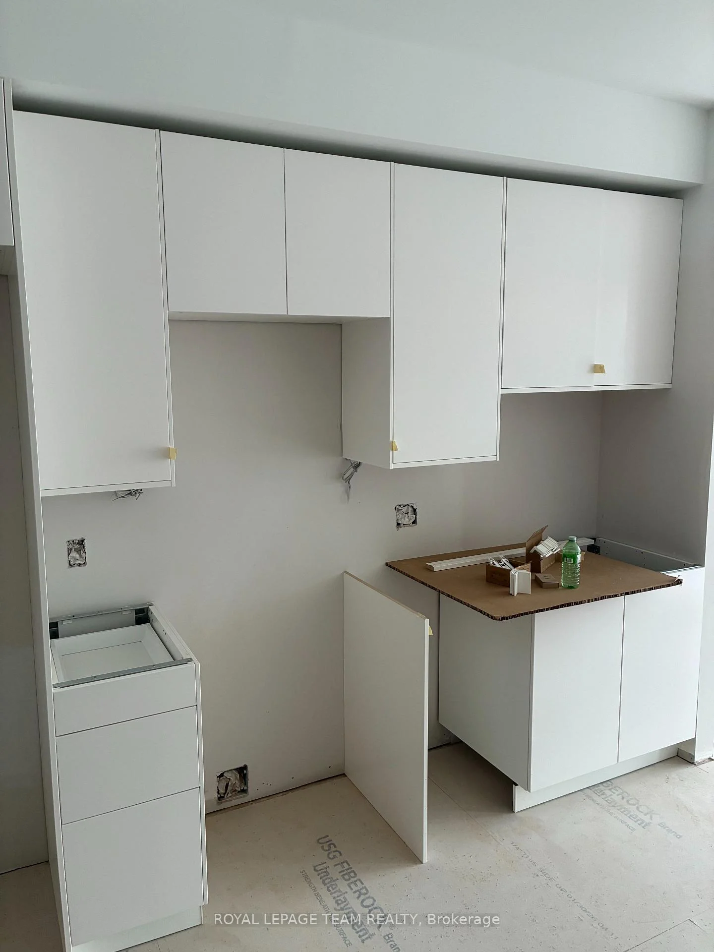 Photo 4 of Unit 303, 370 Athlone Avenue, Ottawa, Westboro South — HOMEH