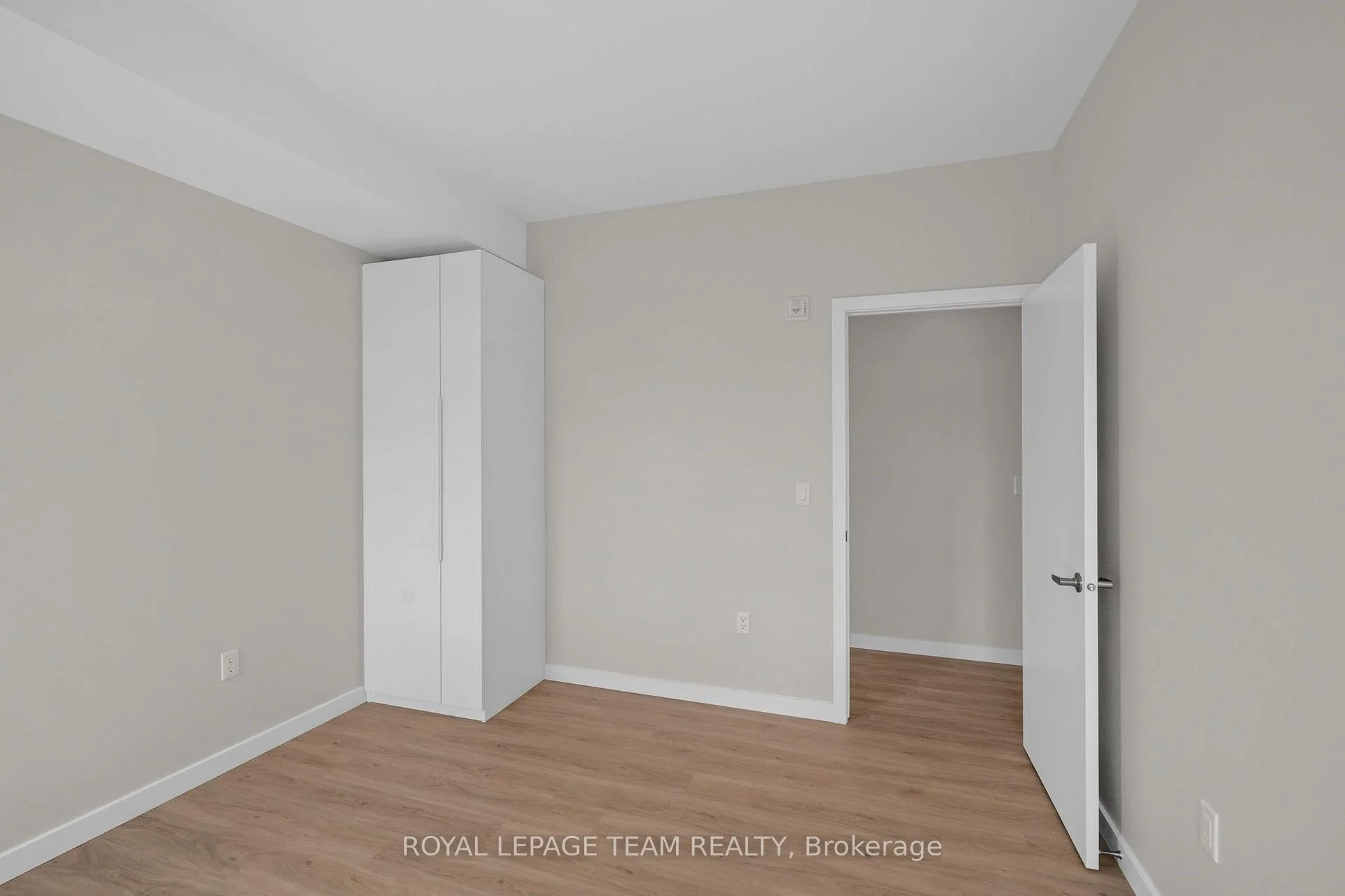 Photo 8 of Unit 303, 370 Athlone Avenue, Ottawa, Westboro South — HOMEH