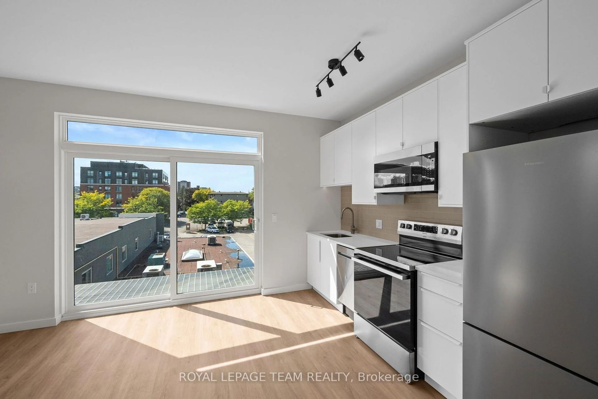 Photo 11 of Unit 303, 370 Athlone Avenue, Ottawa, Westboro South — HOMEH