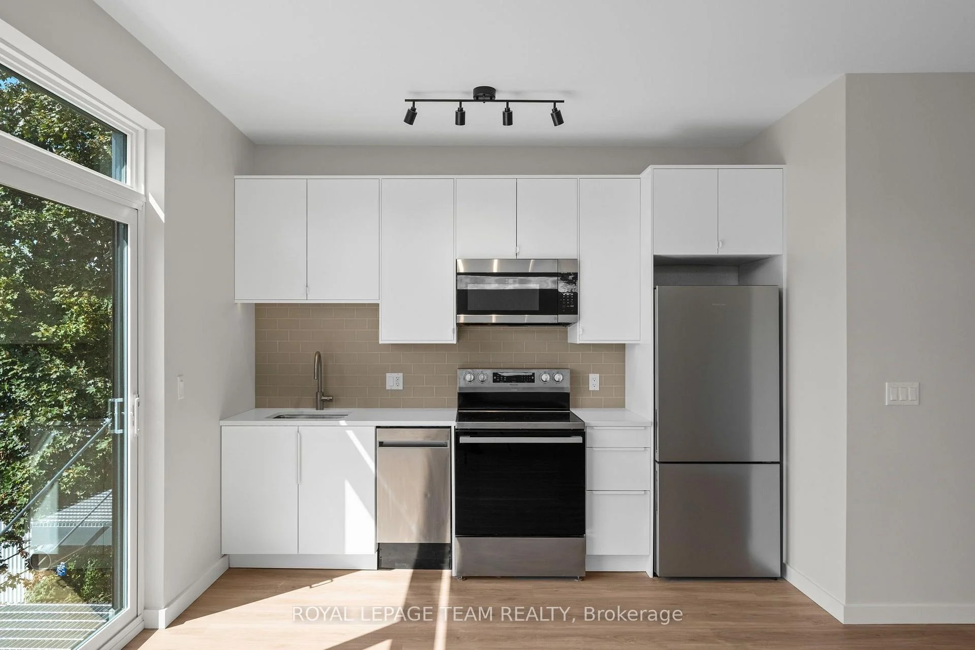 Photo 12 of Unit 303, 370 Athlone Avenue, Ottawa, Westboro South — HOMEH