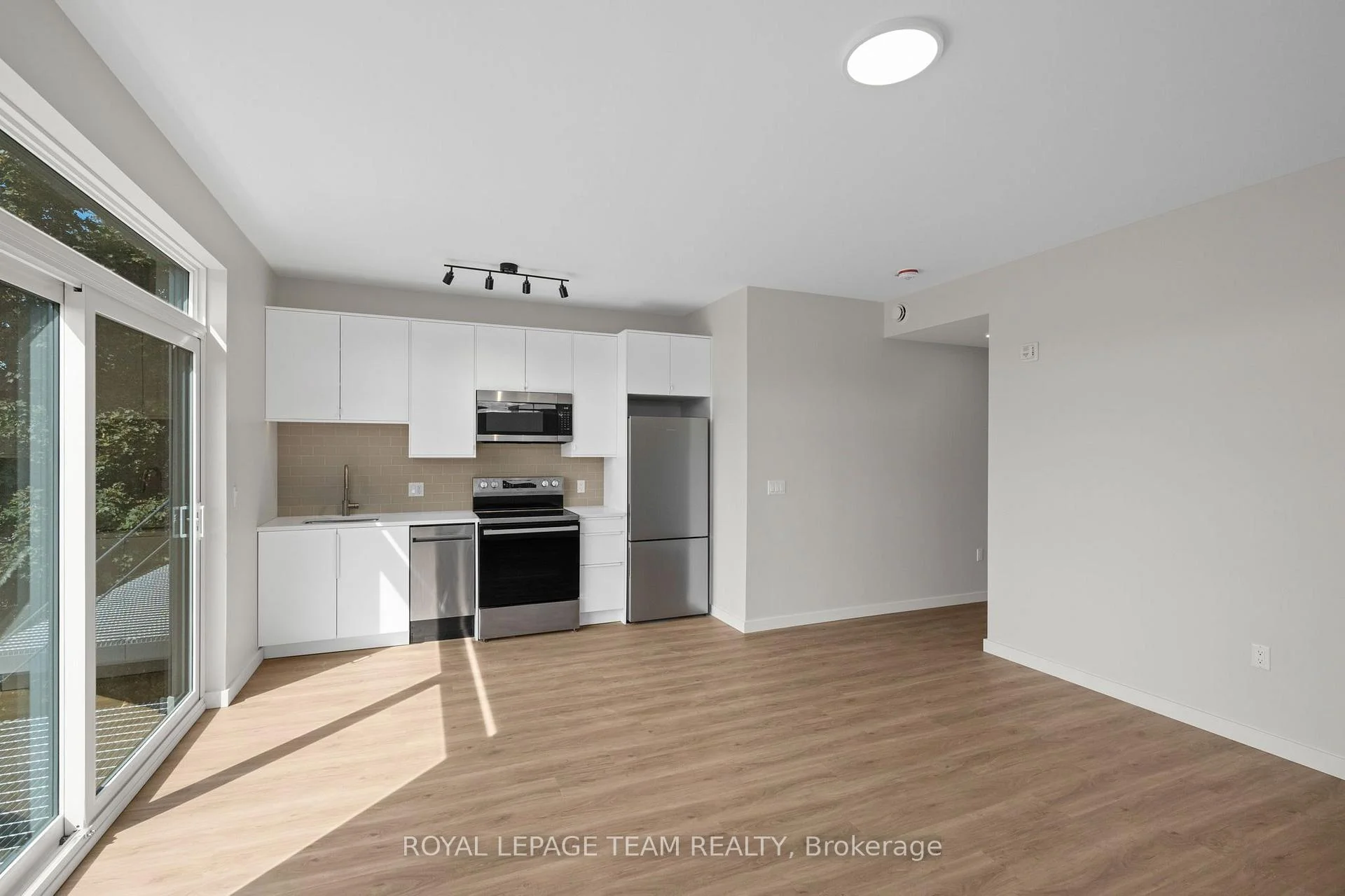 Photo 13 of Unit 303, 370 Athlone Avenue, Ottawa, Westboro South — HOMEH