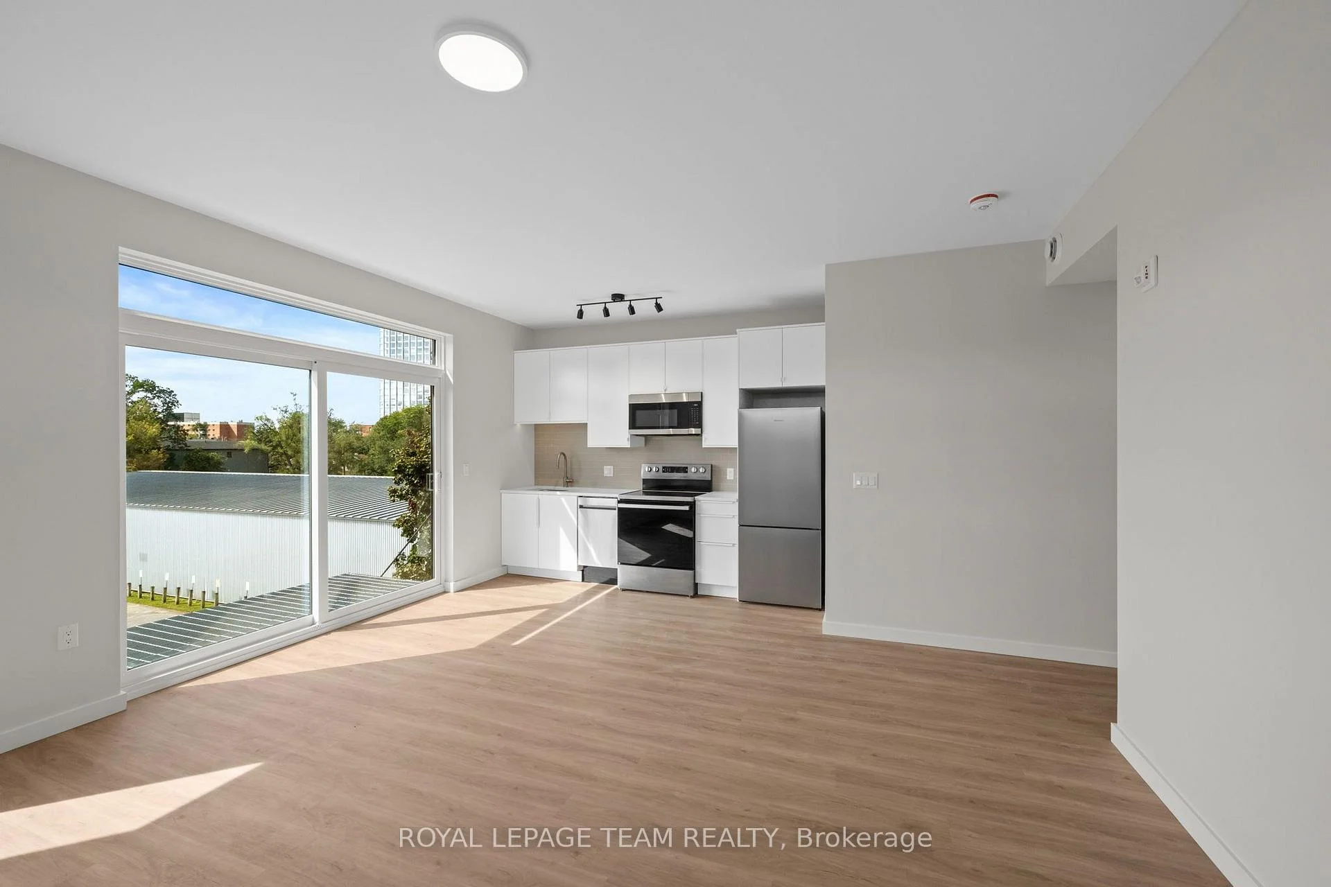 Photo 15 of Unit 303, 370 Athlone Avenue, Ottawa, Westboro South — HOMEH