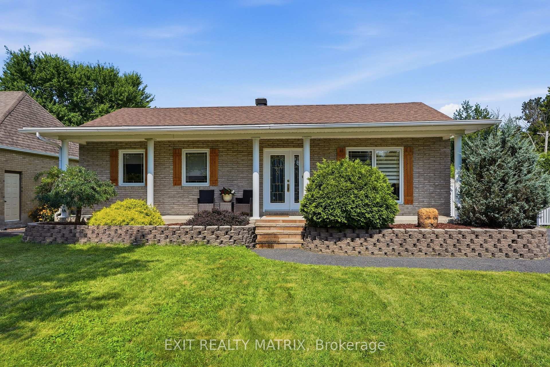Photo 2 of 554 Front Road, Champlain, Champlain Twp — HOMEH