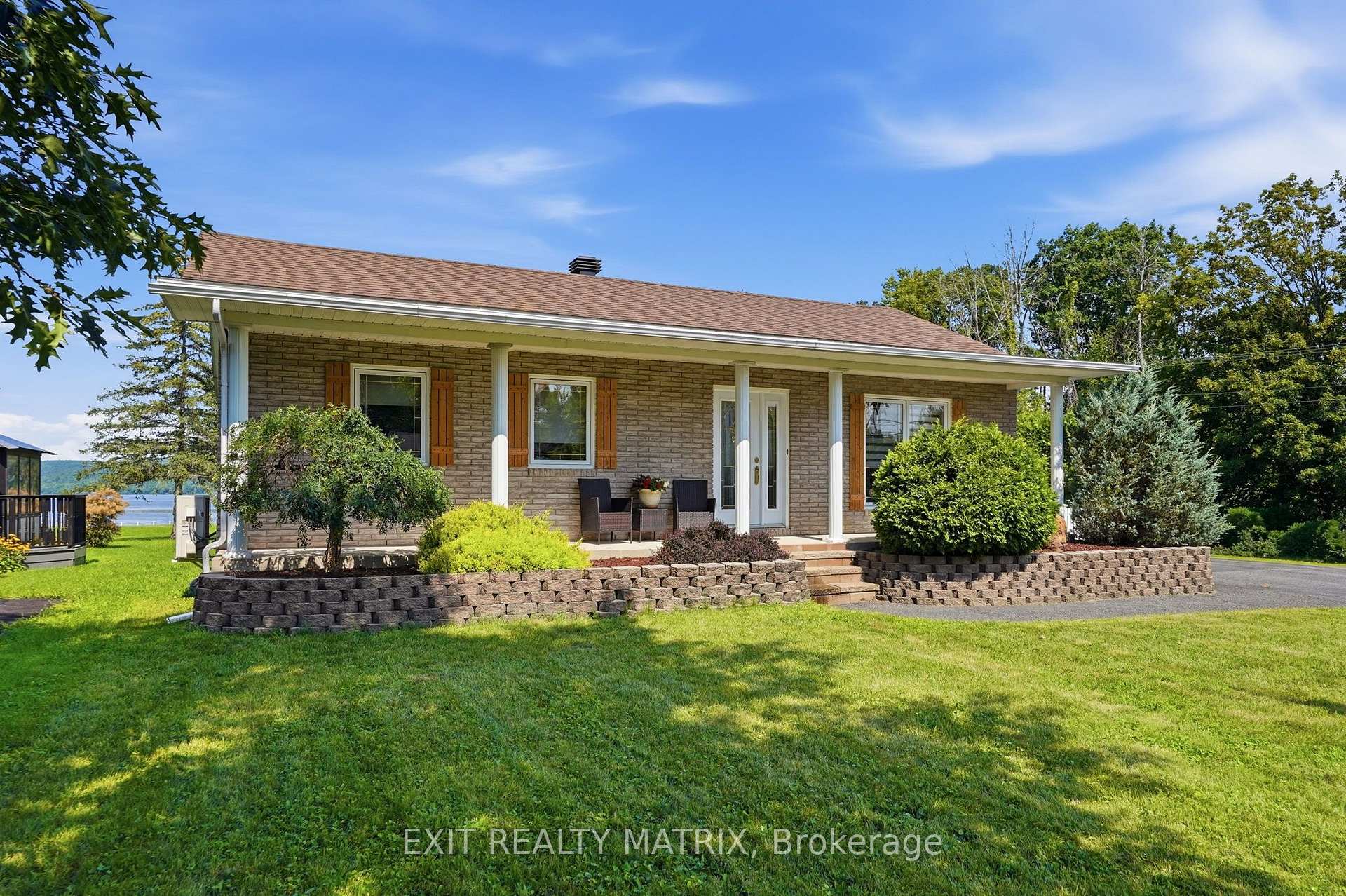 Photo 3 of 554 Front Road, Champlain, Champlain Twp — HOMEH
